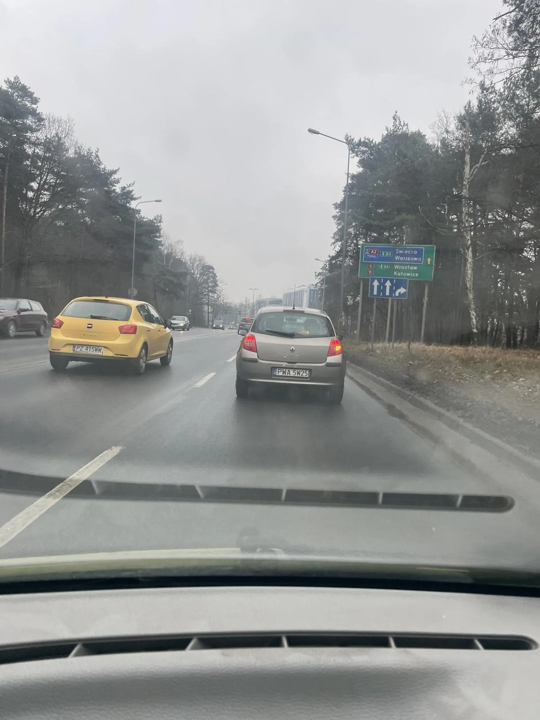 Zajeżdża drogę, ledwo uniknąłem wypadku, odebrać prawko natychmiastowo!