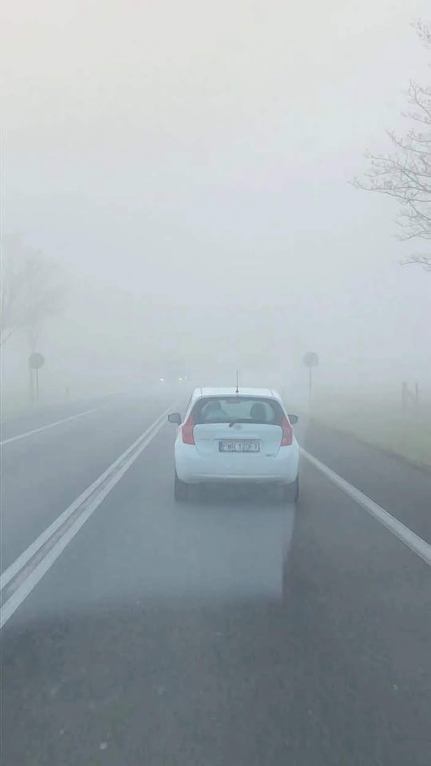 Idealna pogoda do jazdy na dziennych. Oddaj prawko zanim sobie krzywdę zrobisz.