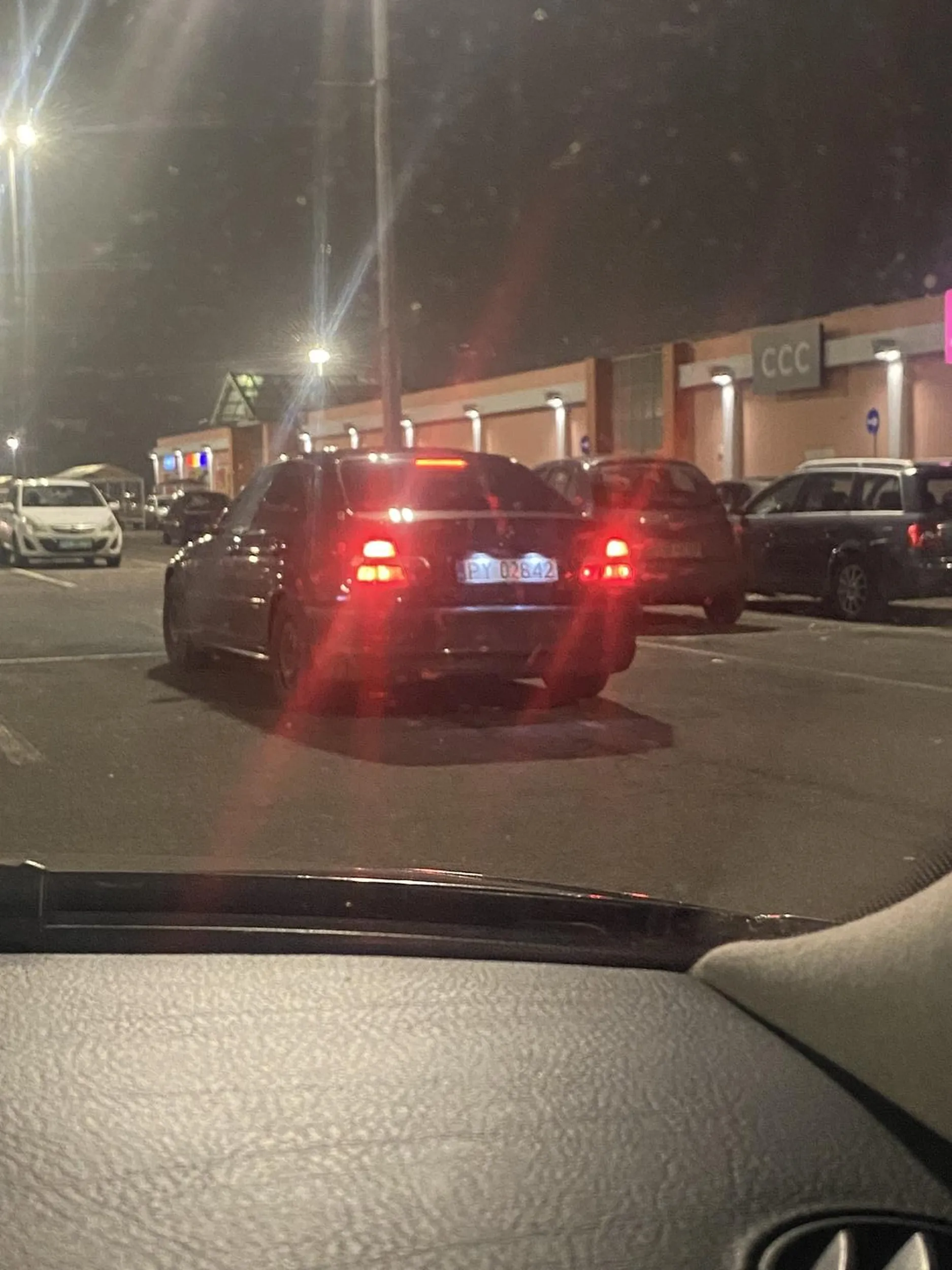 Typowy kierowca BMW nie umie parkować