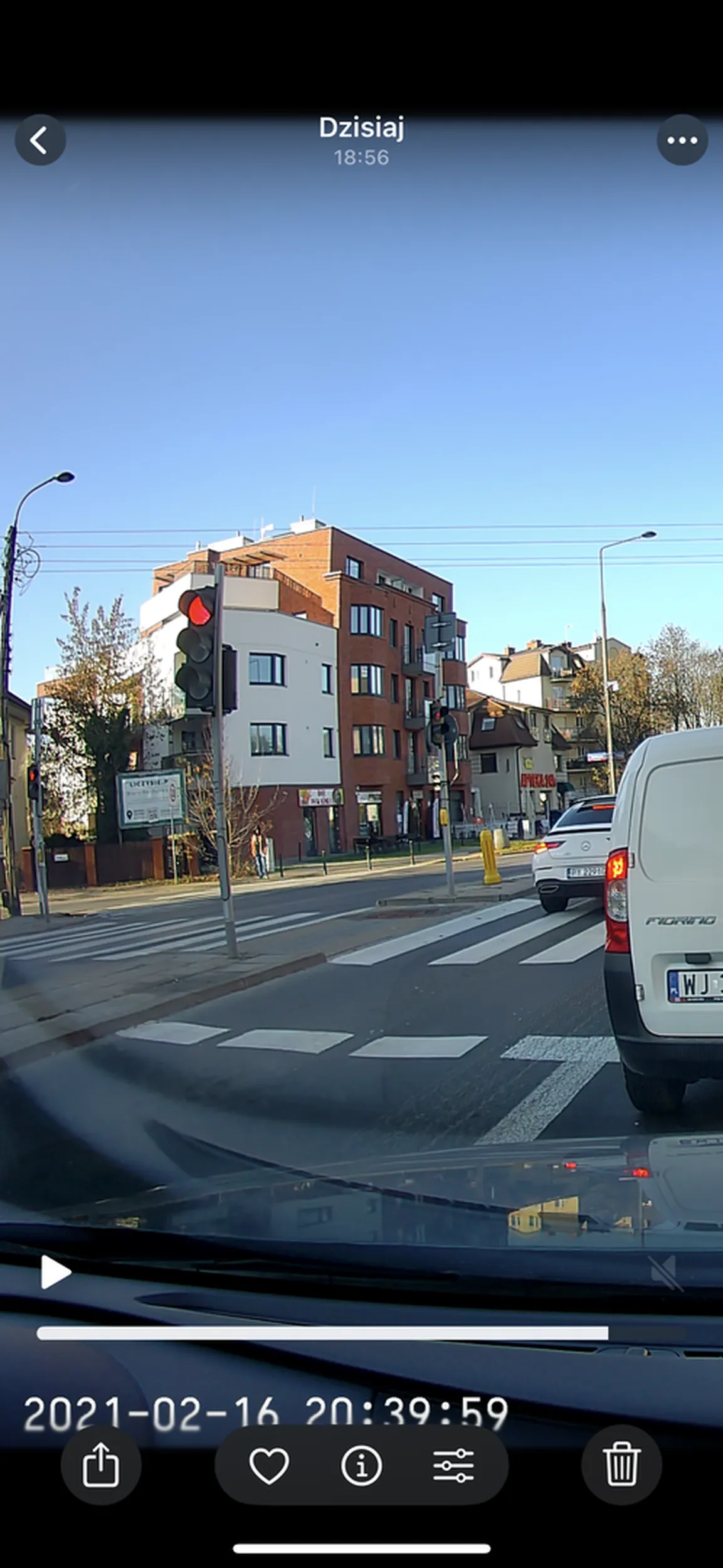 Nie pozdrawiam przejeżdża na czerwonym świetle