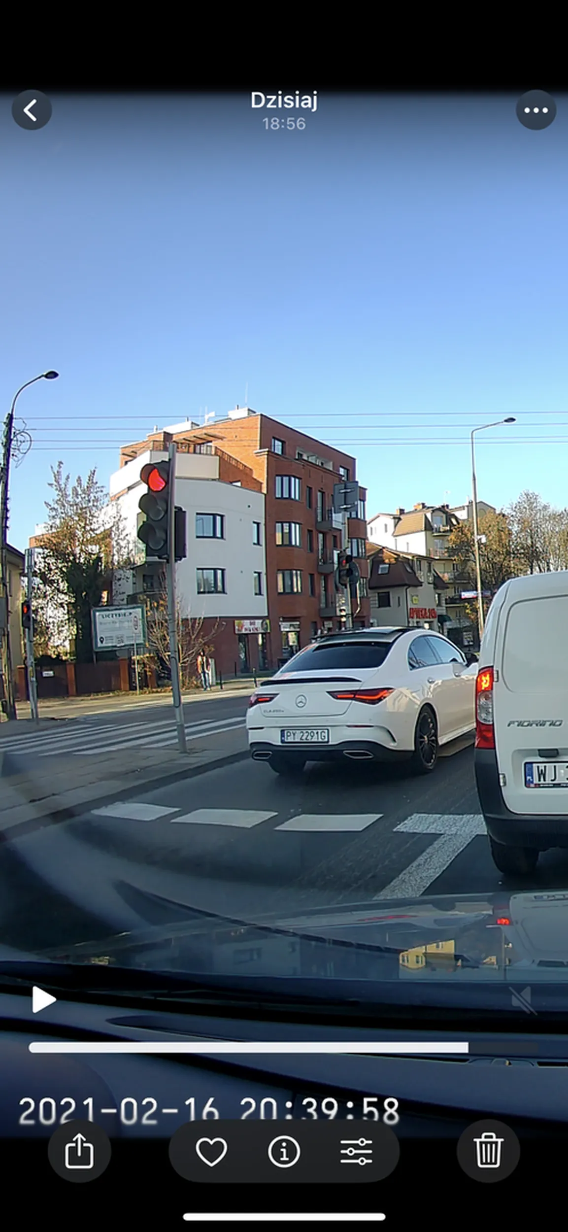 Nie pozdrawiam przejeżdża na czerwonym świetle