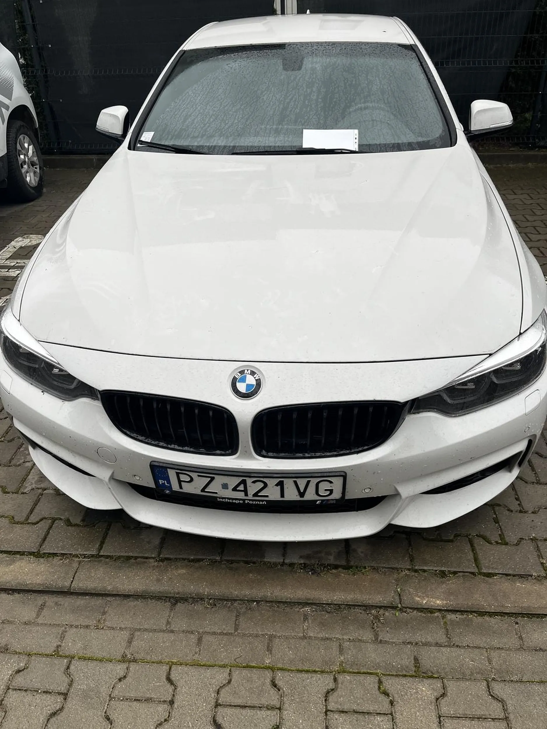 Mam mikro fiuta i jeszcze mniejszy mózg bo jak inaczej żebym w pełni sprawny na inwalidach stawał i to jeszcze nie na swoim etapie bo obok mam ogródek w której zrobiłem sobie bramę bo jestem tak gruby że nie umiem przejść z ogólno dostępnego parkingu i wolę na inwalidach - bo jestem życiowym.