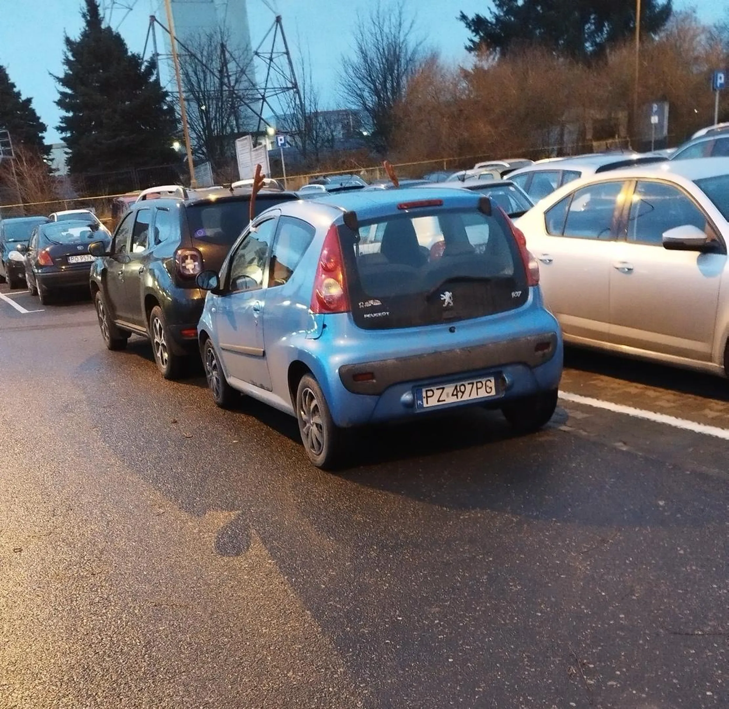 Rogi zaluz sobie za parkowanie w przejezdzie