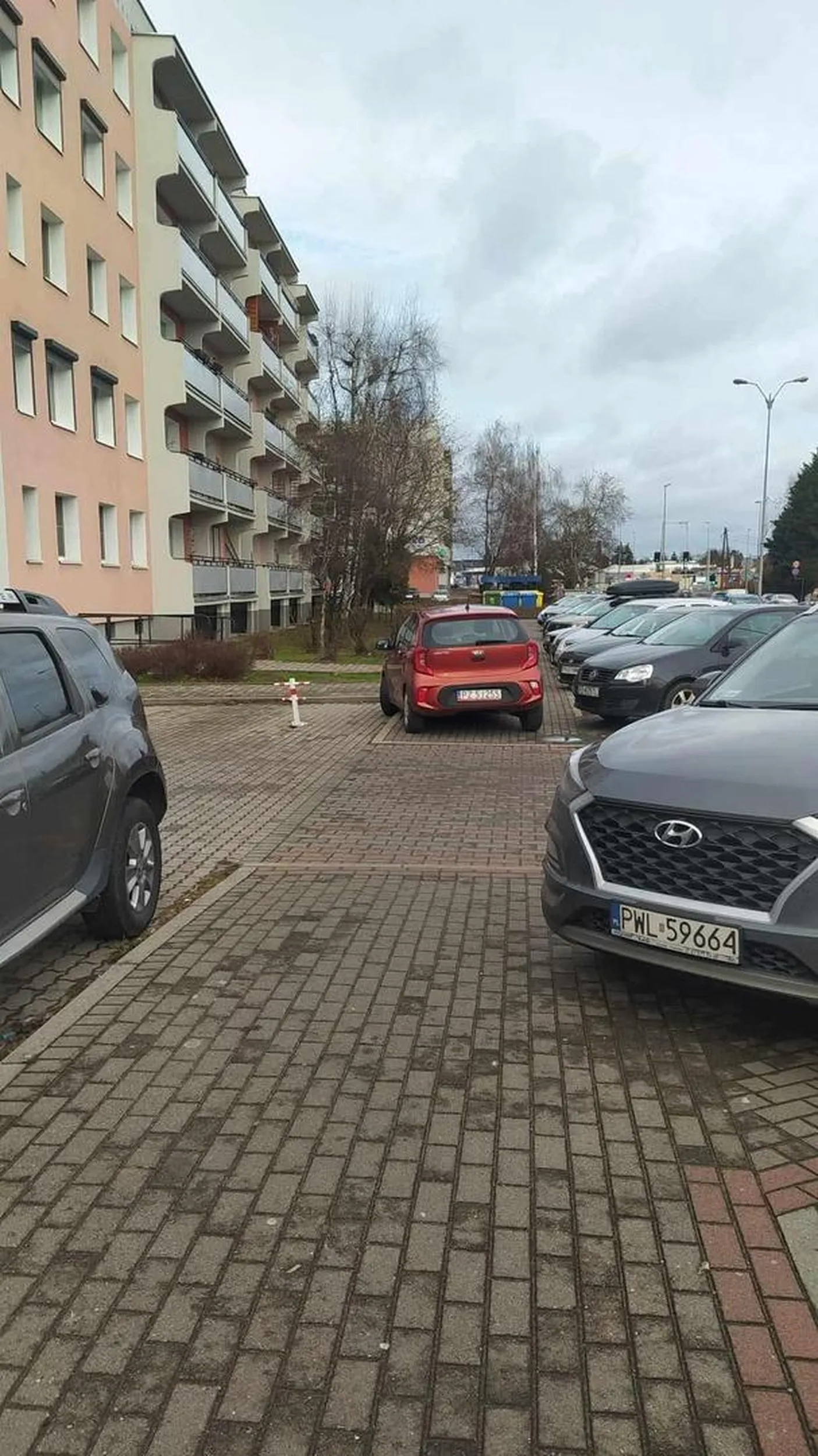 Zajęty cały chodnik ?