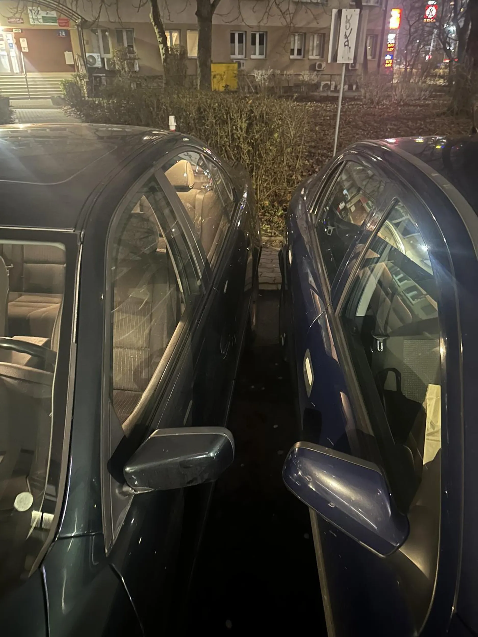 Zastawiłeś mnie na kolskiej tak że wsiadałem przez pasażera. Nie pozdrawiam