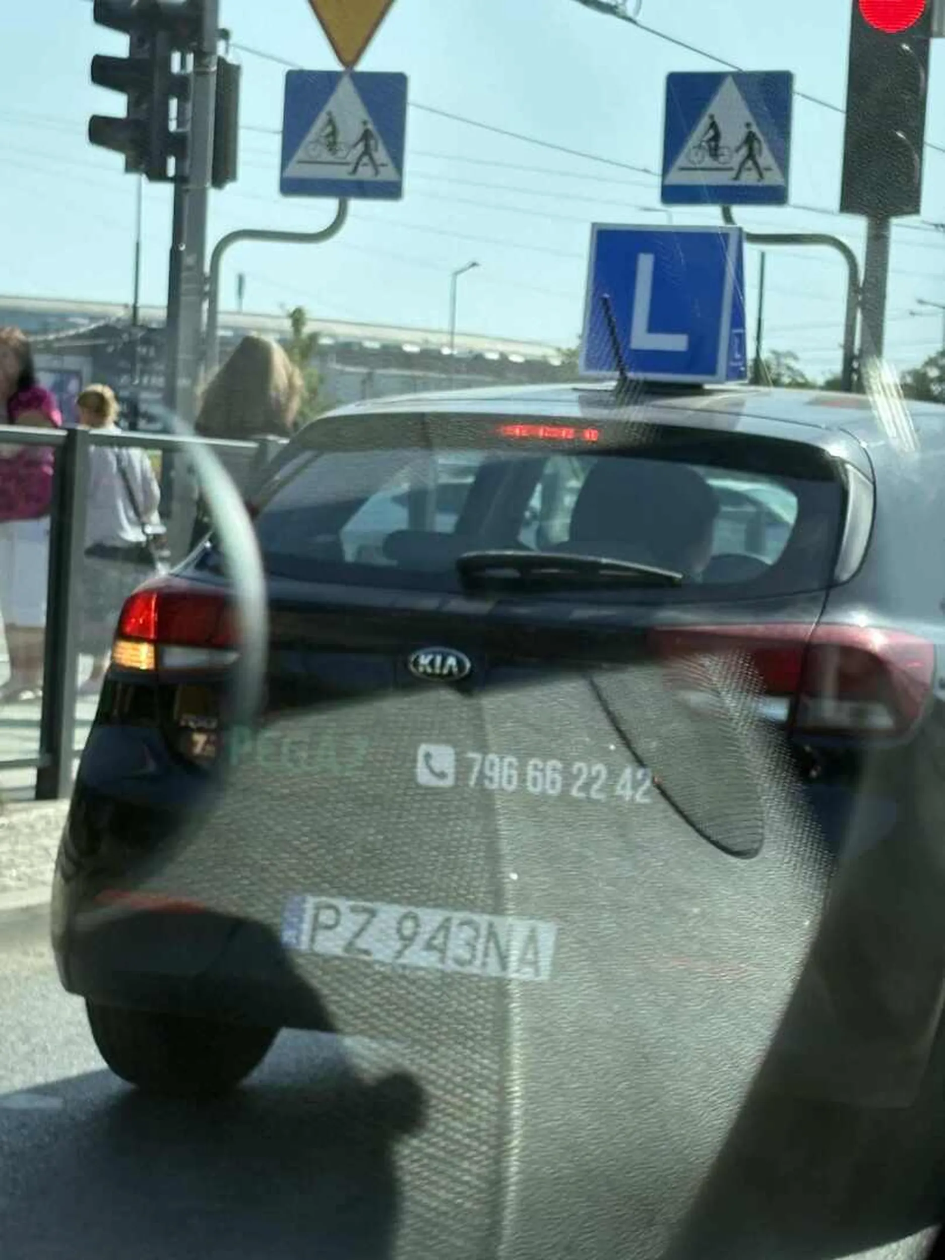 Nie pali się stop + kierunkowskaz w kolorze białym :)