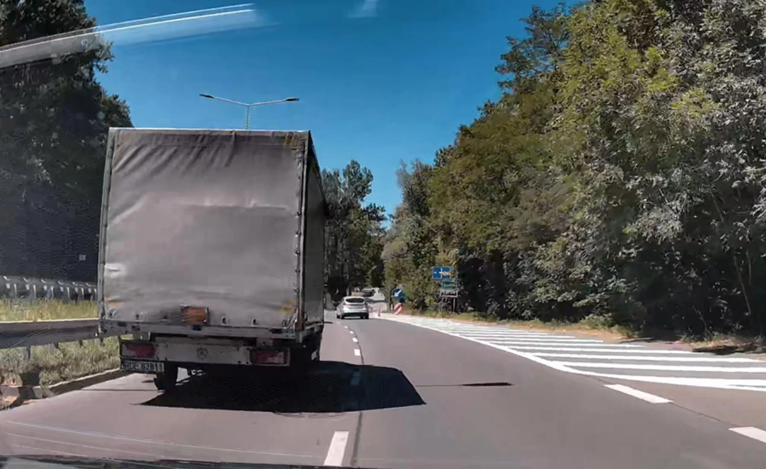 mistrz lewego pasa w dostawczaku, przyspieszającym do 70 w minutę...