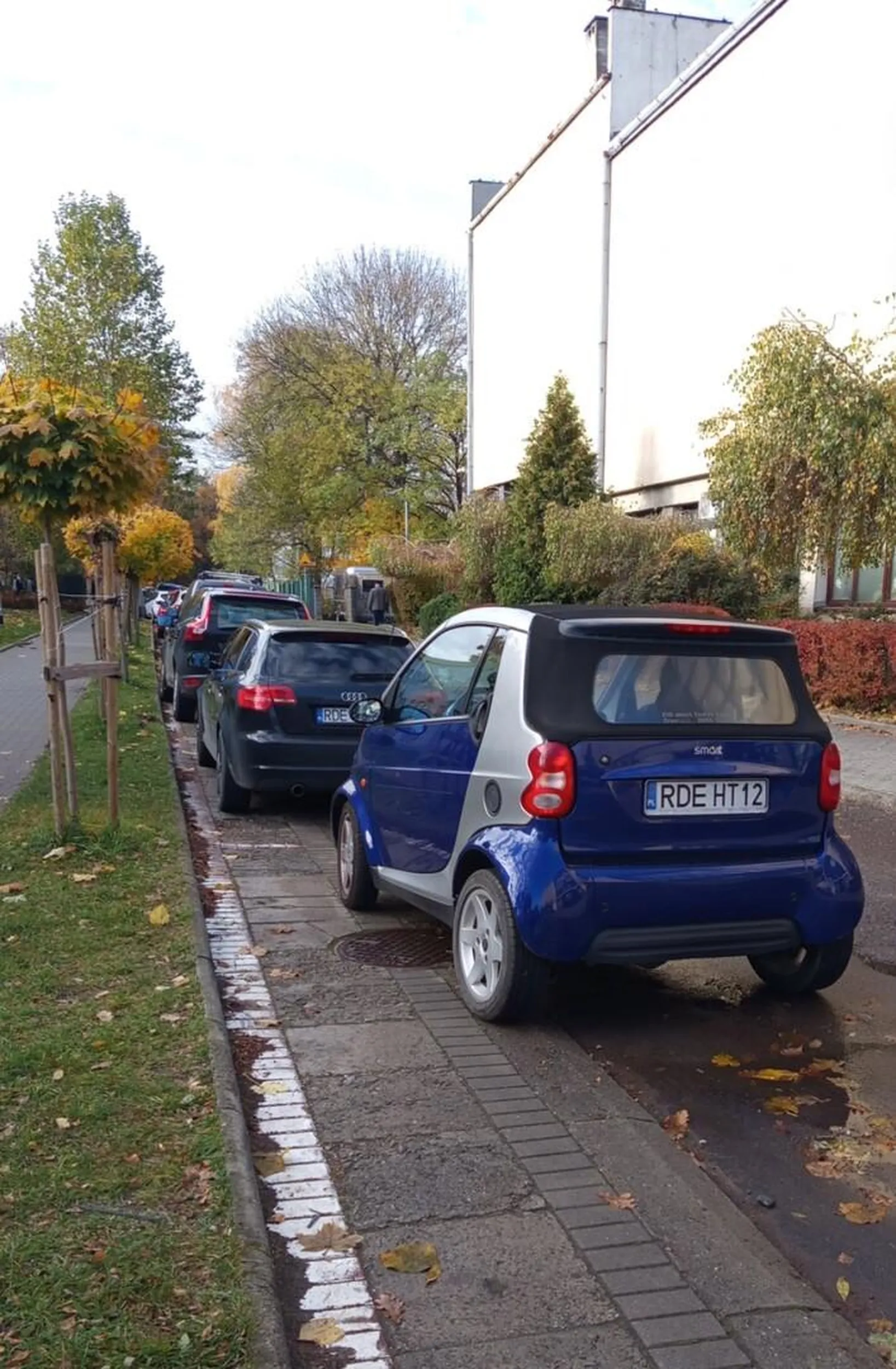 Bezpieczny odstęp od krawężnika to podstawa
