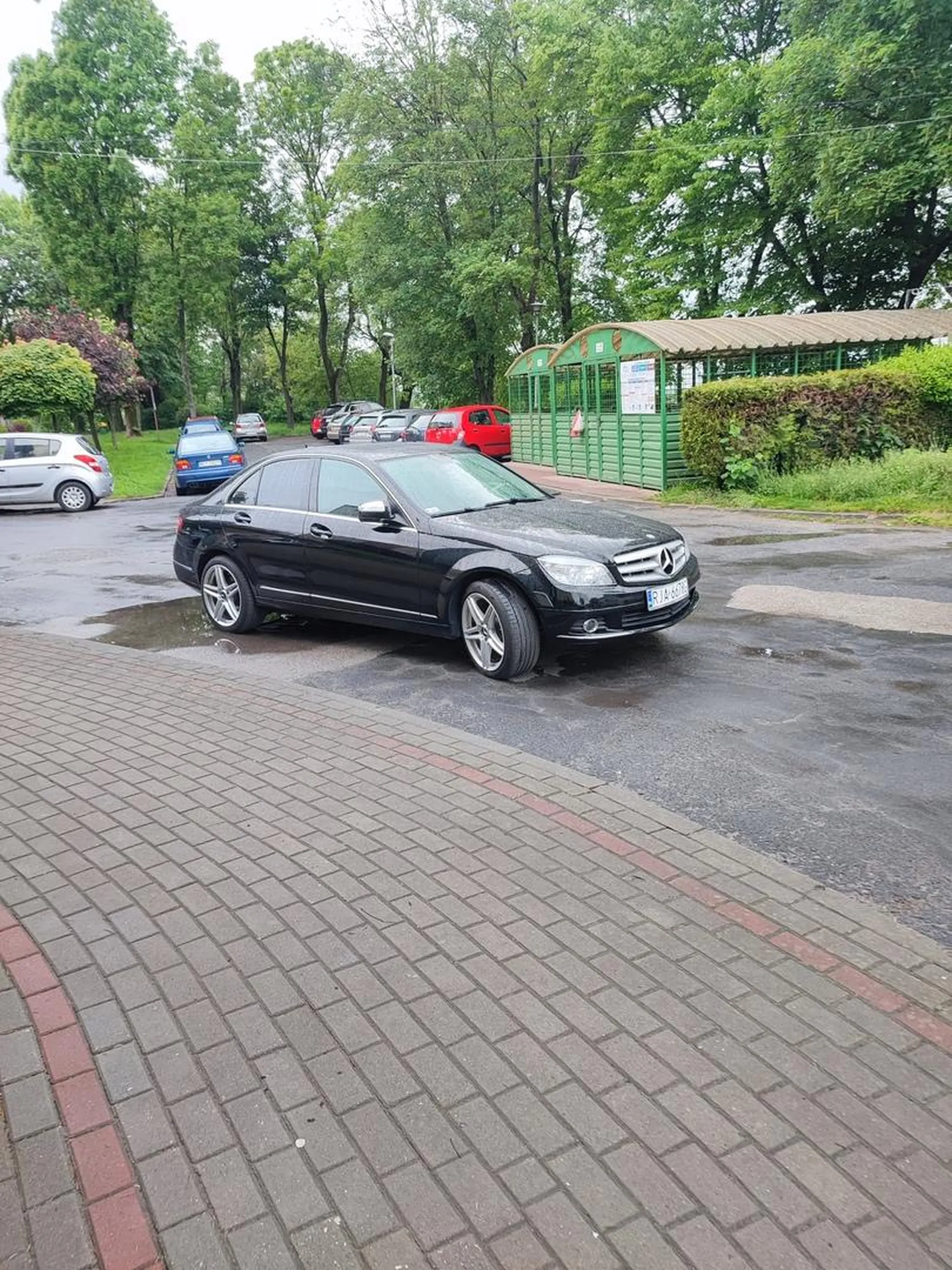 Trzeba szkołę skończyć specjalną żeby normalnie parkować?