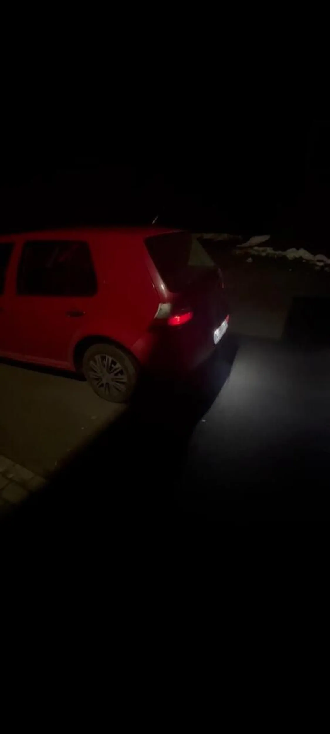 Fanatyk nocnej jazdy, strzela mi z wydechu pod moim domem. Chamstwo w państwie