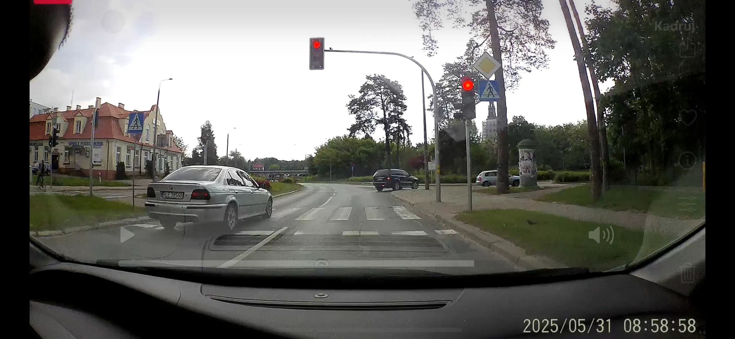 BMW i czerwone światło