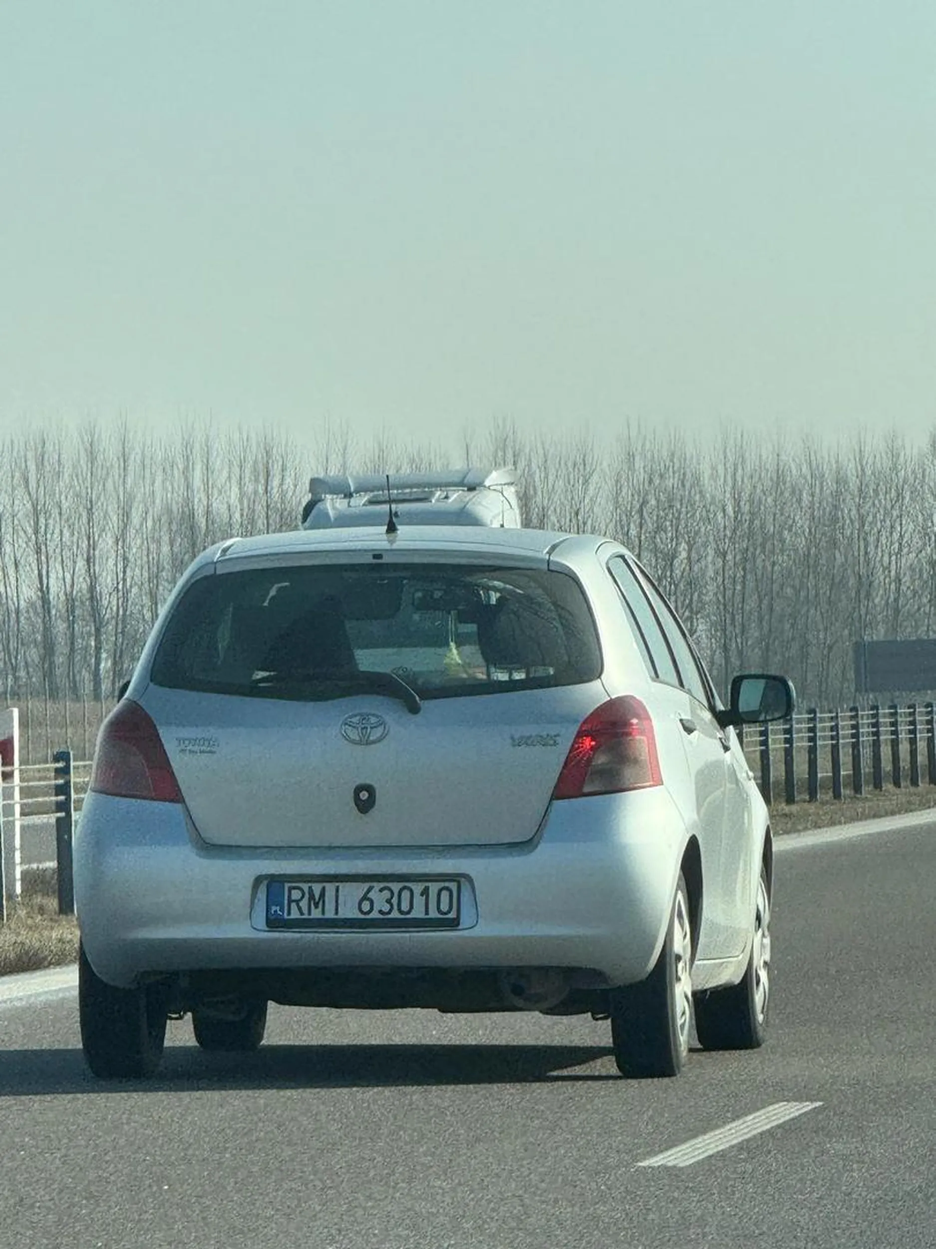 niech ta Pani nauczy sie zmieniac pas na prawy a nie jedzie ze 100km lewym na S19