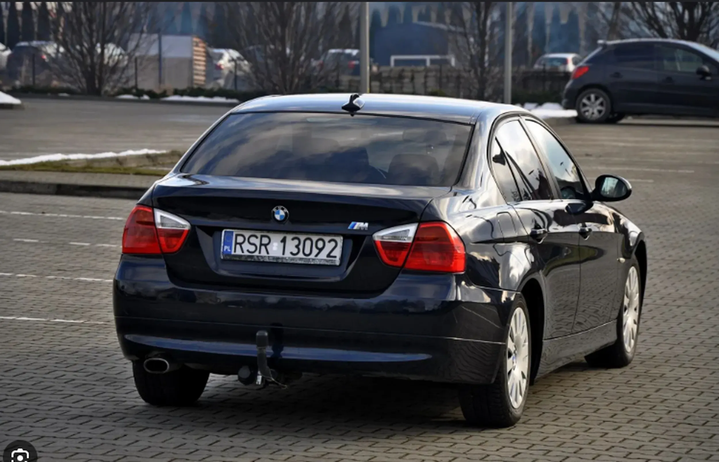 Kierowca cofając uderzył w mój samochód. Jak wysiadał z samochodu wyleciały słoiki miodu i ciągle coś mówił o jakieś Karoline