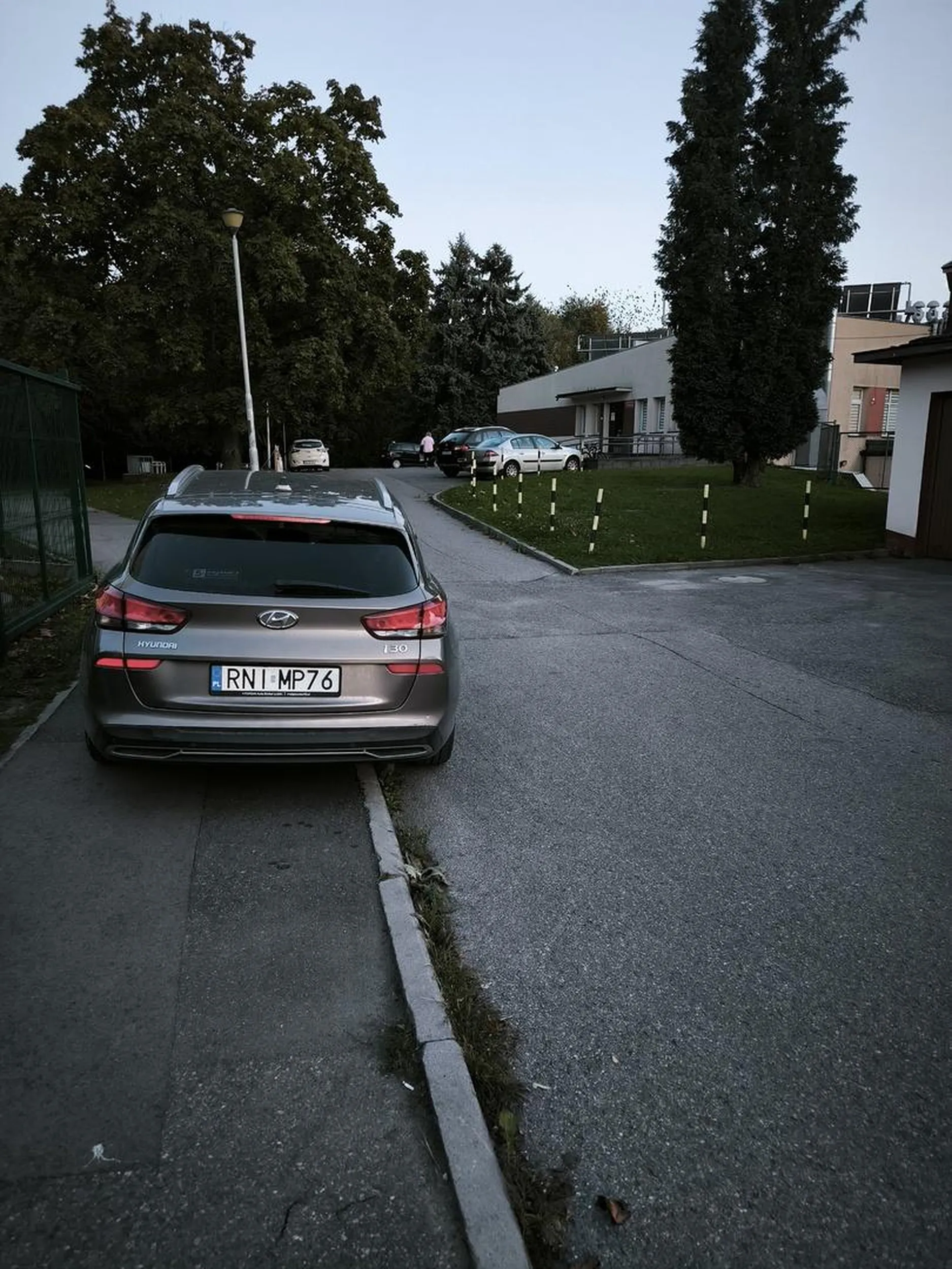 1,5m na chodniku? Nie bardzo