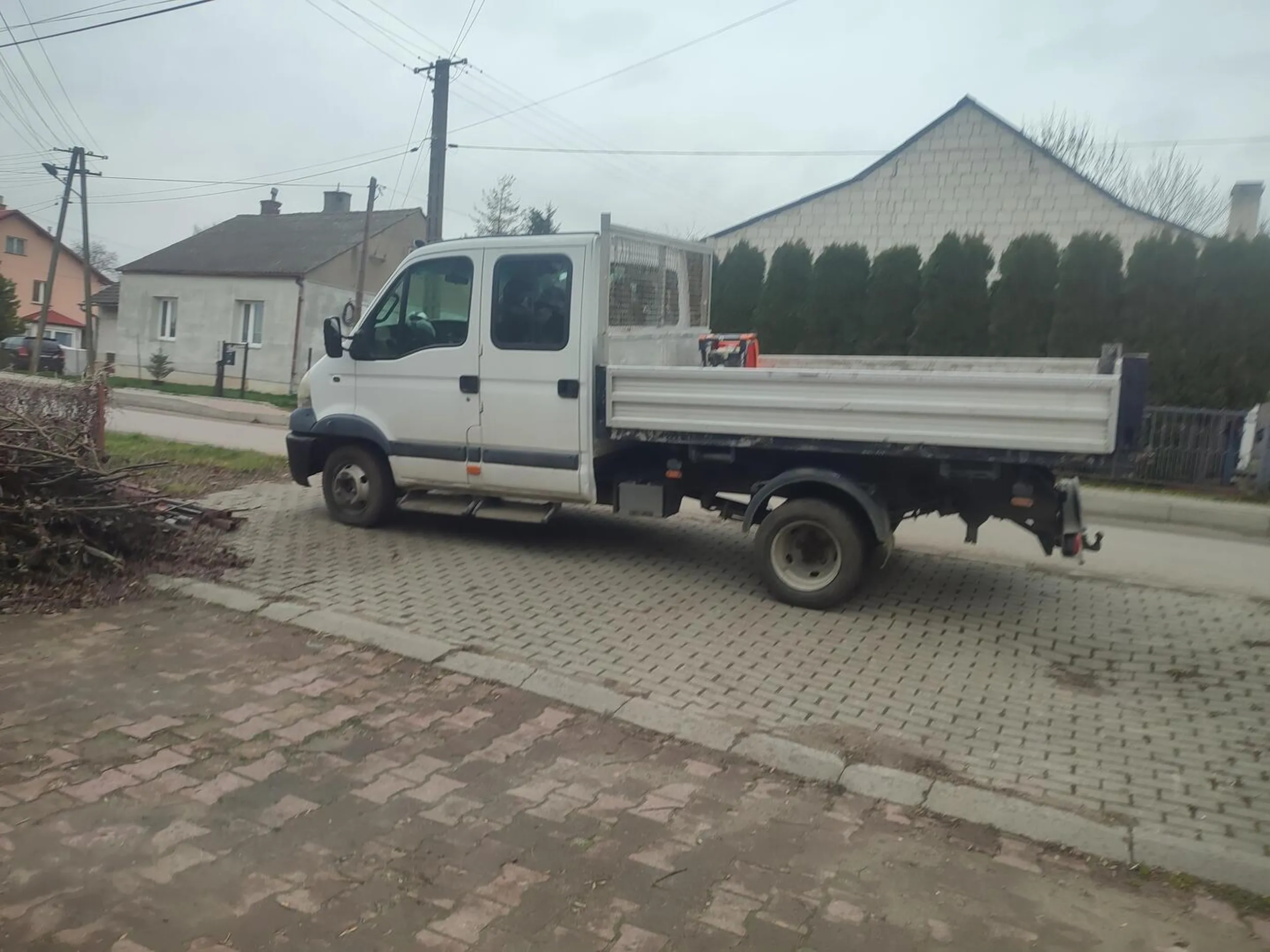 Świetnie zastawiasz autem wjazd