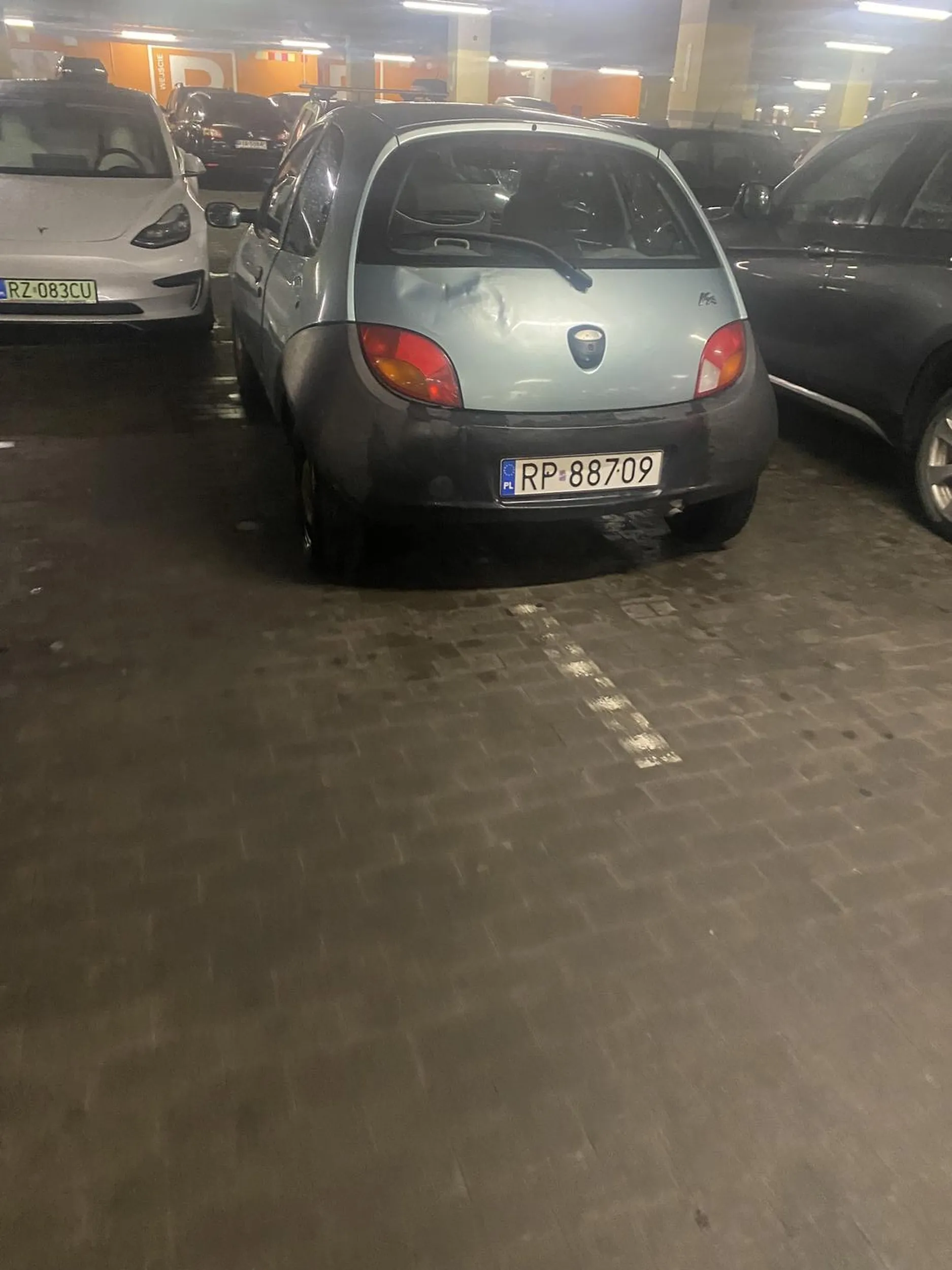 Chyba robią za małe miejsca parkingowe. monster trucki się nie mieszczą niestety