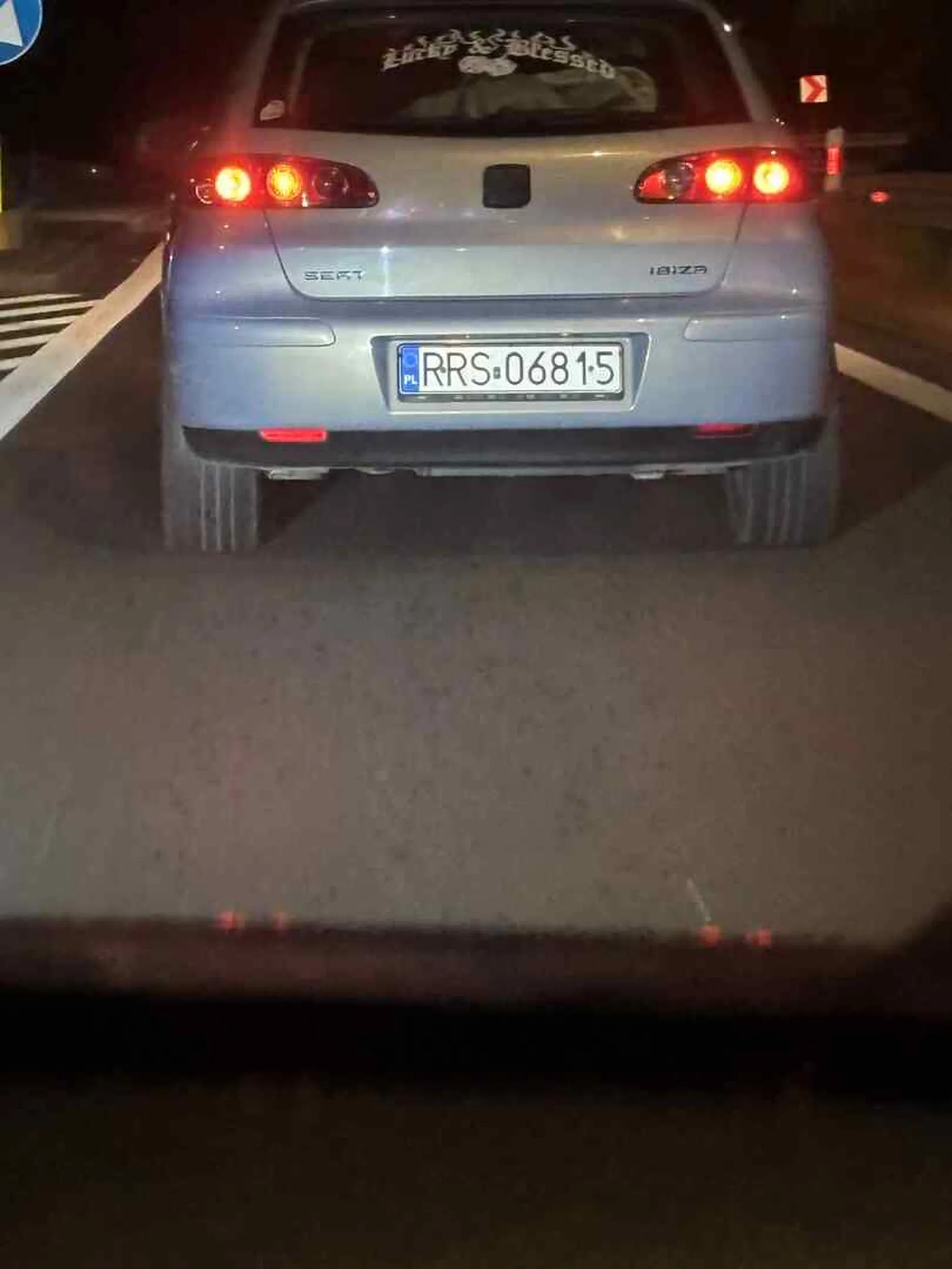 Uwaga na tego pojeb*, zajeżdża droge wyprzedza pasem wjazdowym