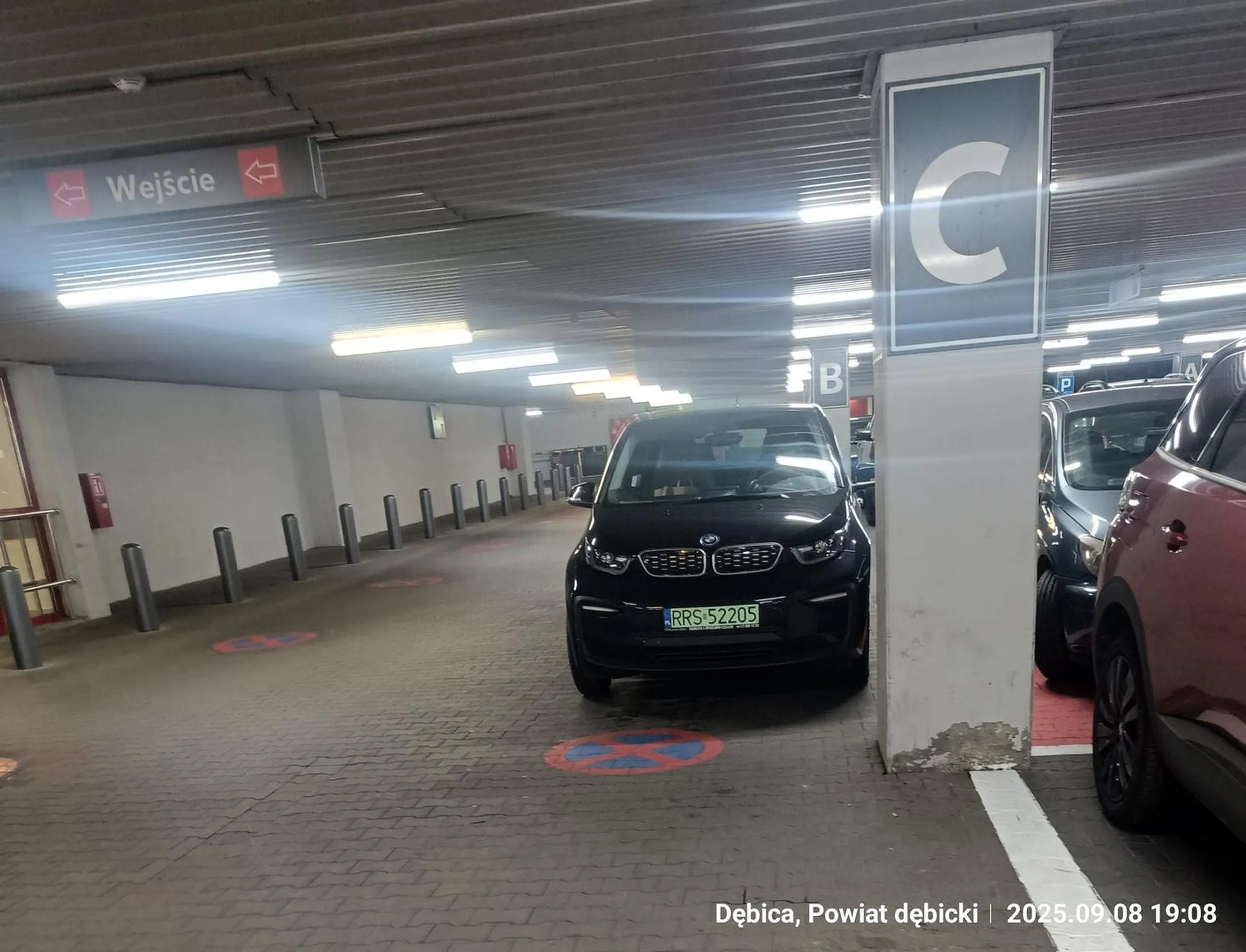 Kierowca nie umie w znaki.