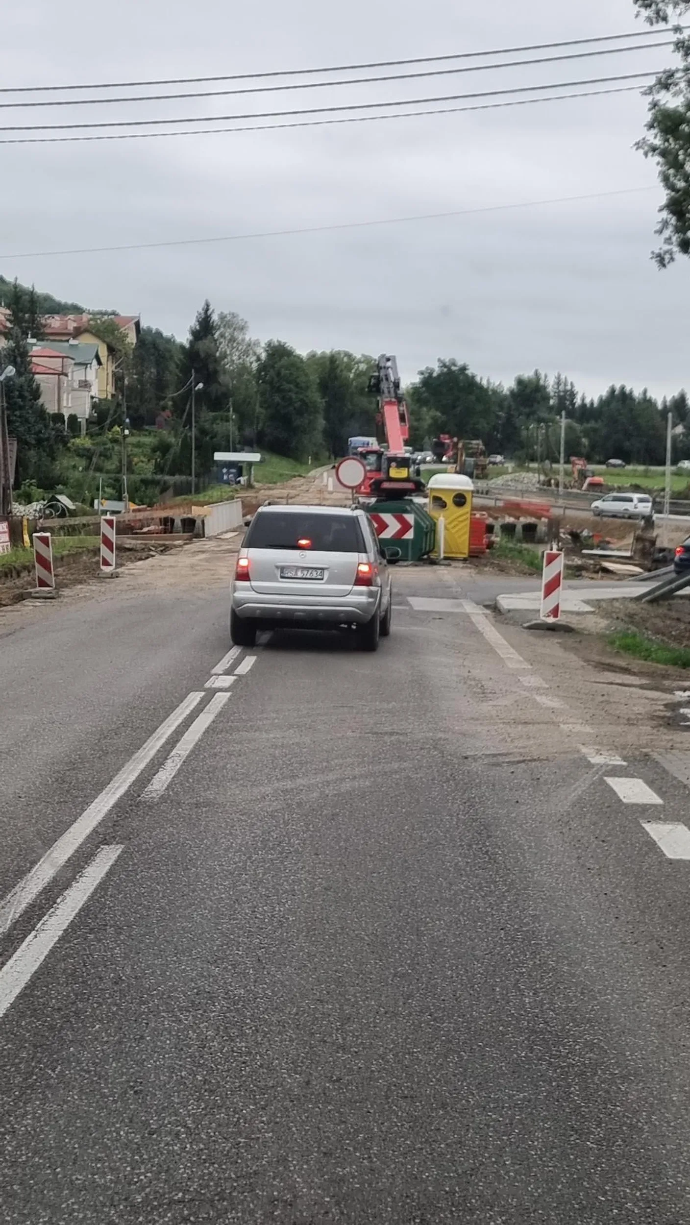 Super kierujący jest daltonistą i nie odróżnia czerwonego od zielonego światła. Notoryczne łamanie przepisów