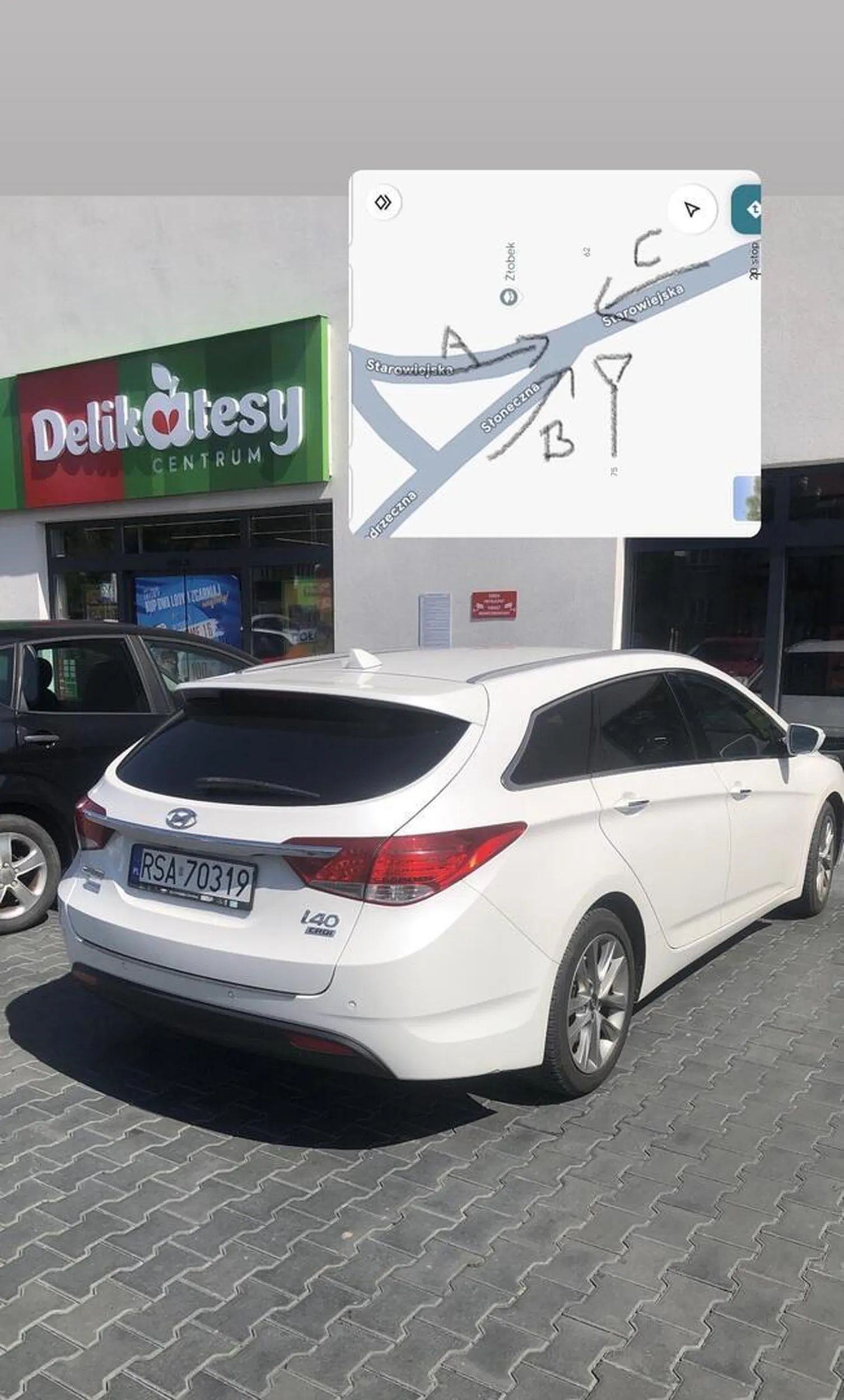 Pojazd B wyjeżdżając z drogi podporządkowanej nie ustąpił pierwszeństwa pojzdowi A,czyli mi której jechał na hulajnodze.W między czasie z naprzeciwka jechał pojazd C w kierunku przeciwnym do mojego.Kierowca odjechał bez słowa i pojechał na zakupy.Jest takie coś jak lusterka i droga podporządkowana