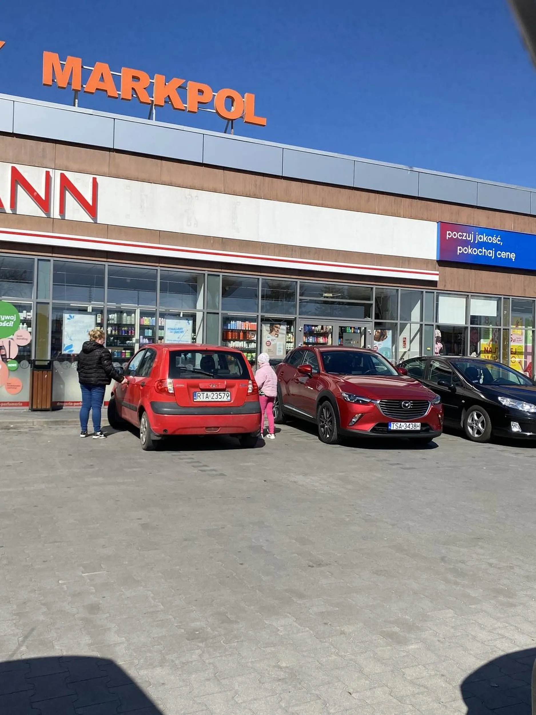 Nie umie parkować Jeszcze blondyna