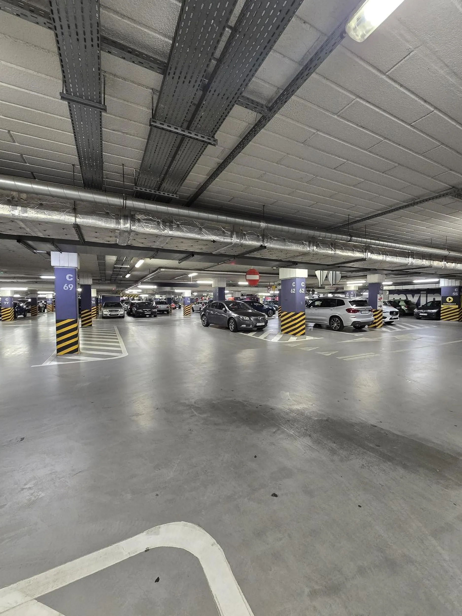 Widzę, że miejsca zabrakło dookoła na tego wielkiego Opla