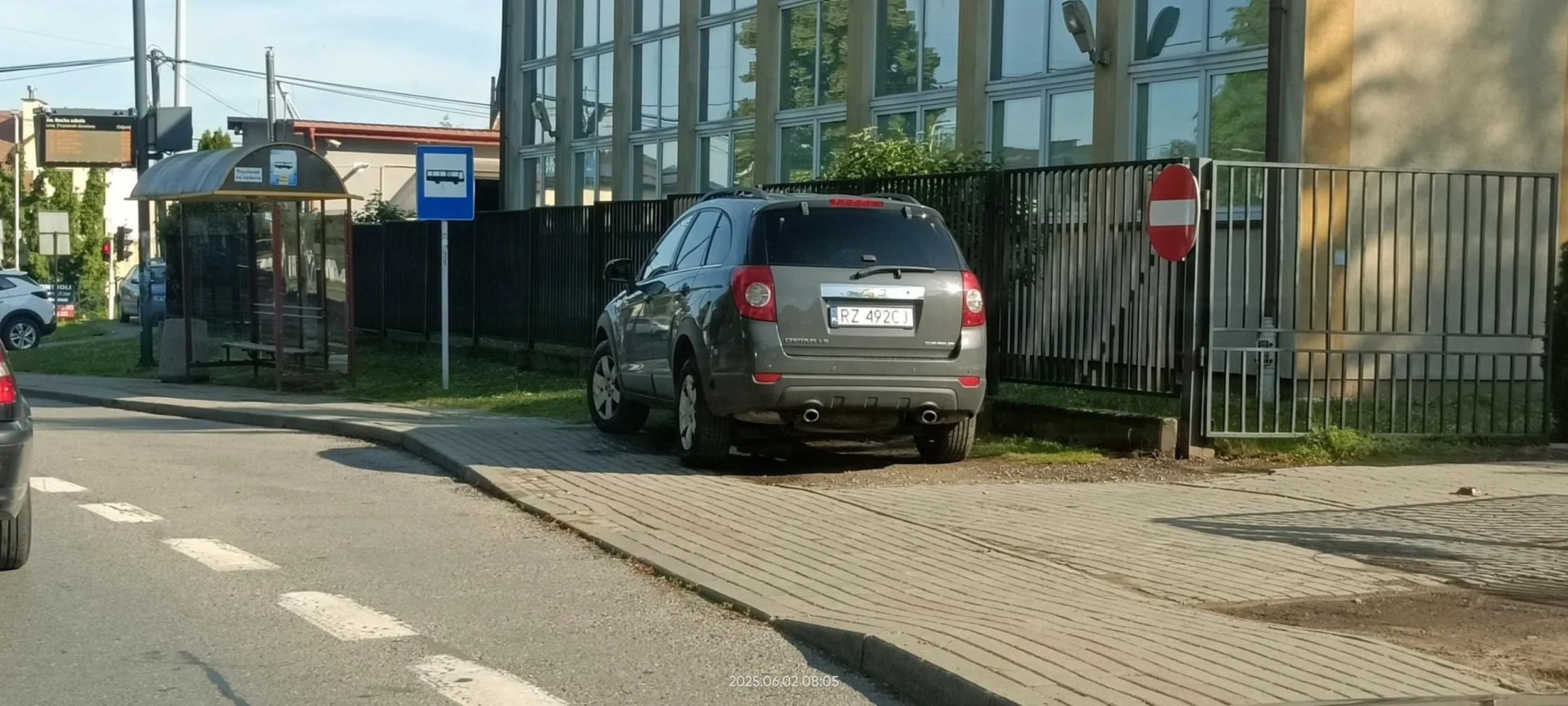Bo w błotku jak świnka to jednak najlepiej się parkuje.
