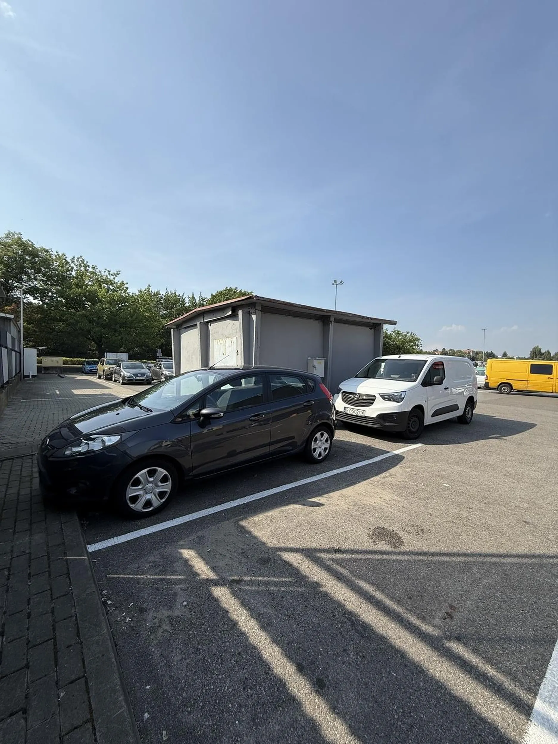 Końcówka rejestracji zobowiązuje do bycia cw****