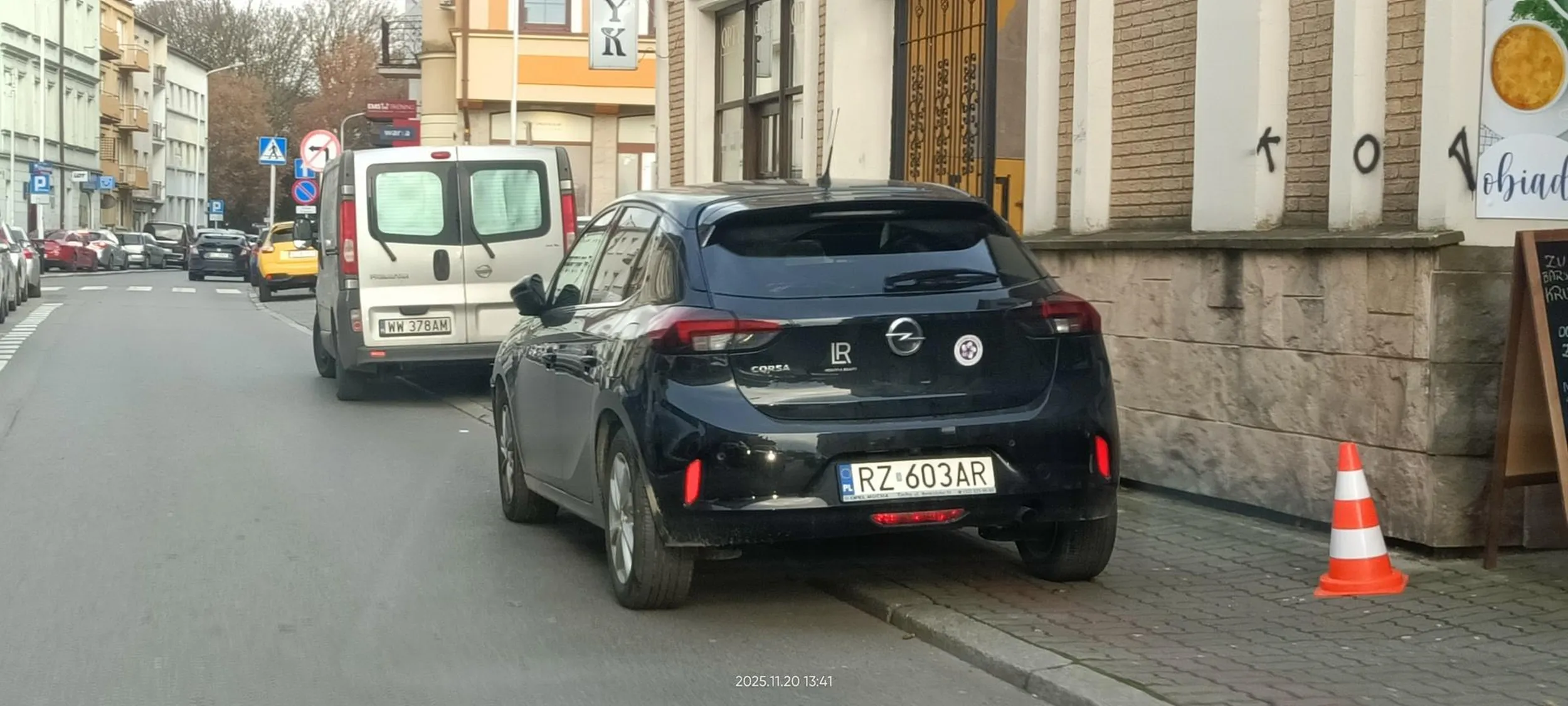 Święta krowa chodnikowa