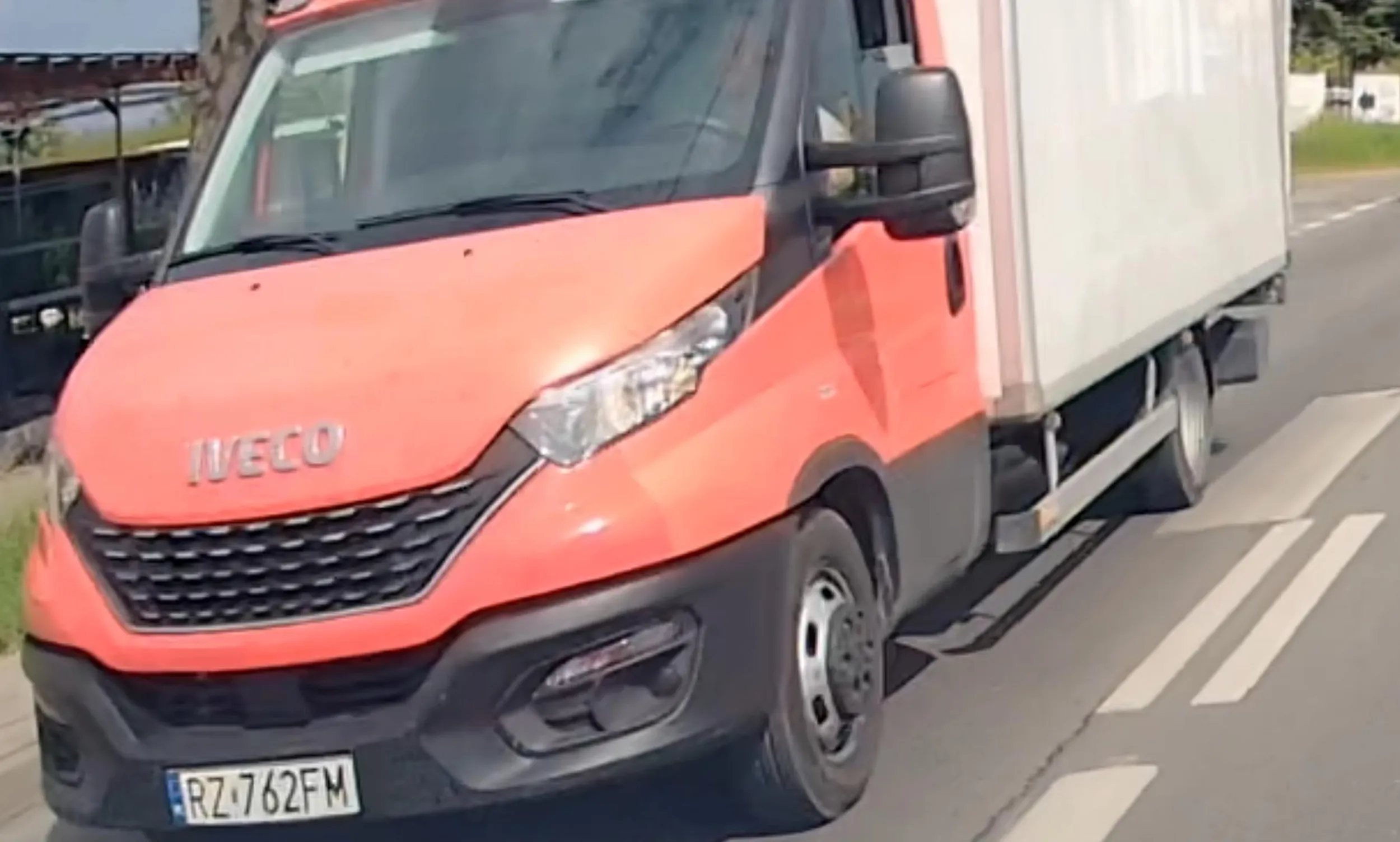 Czy to był ten kierowca? Wiek ok 30 lat?