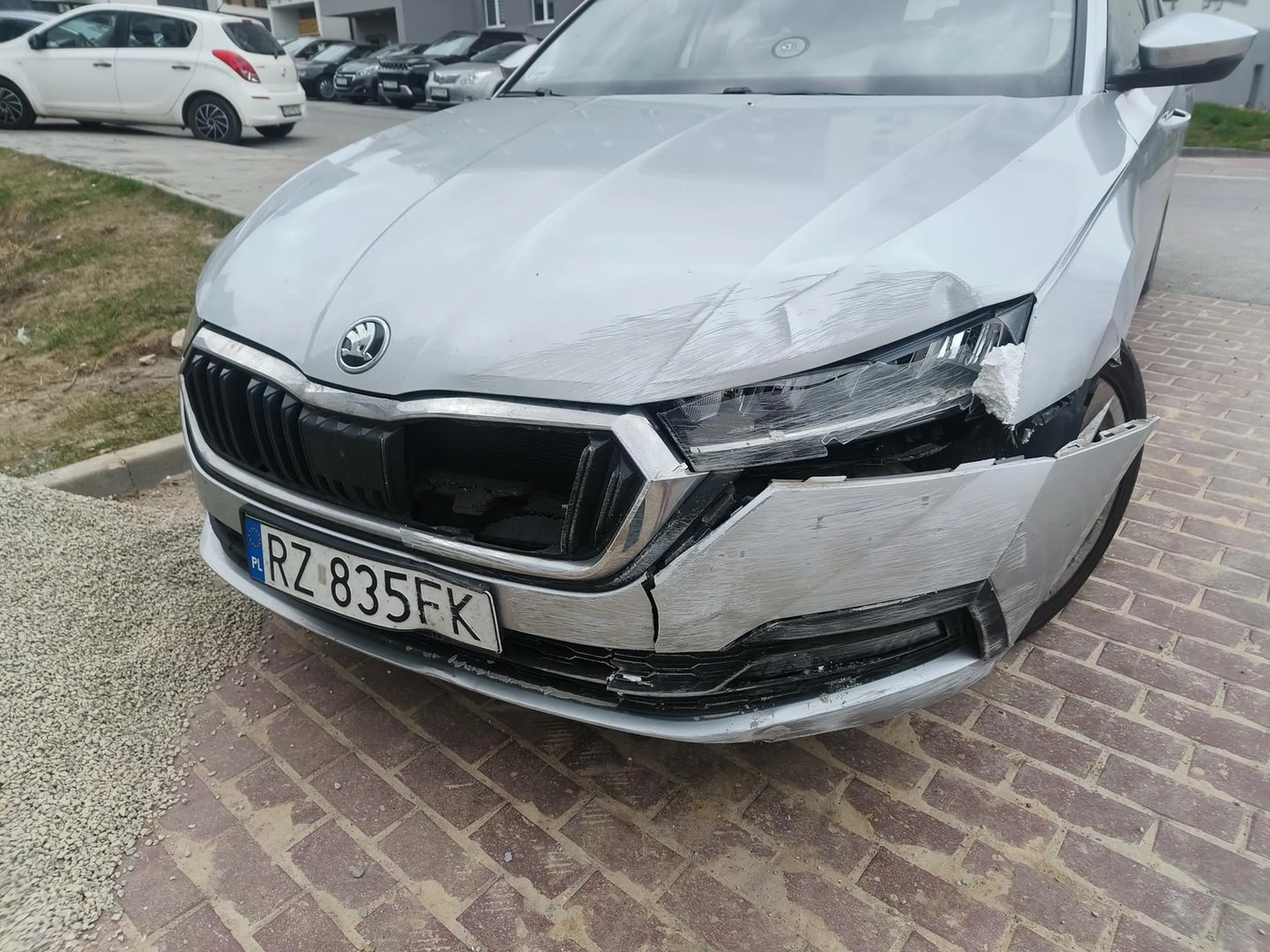 dobry driver co wjechał w blok