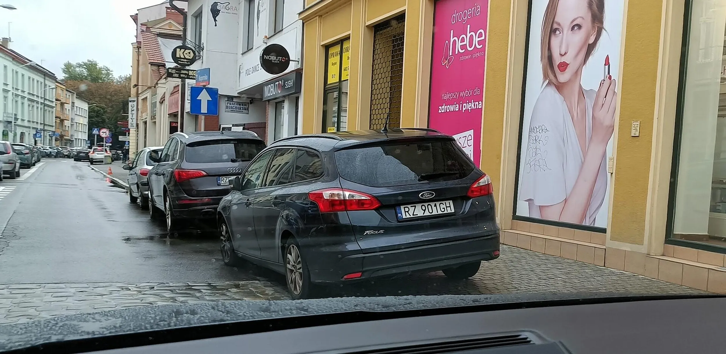 Święta krowa chodnikowa