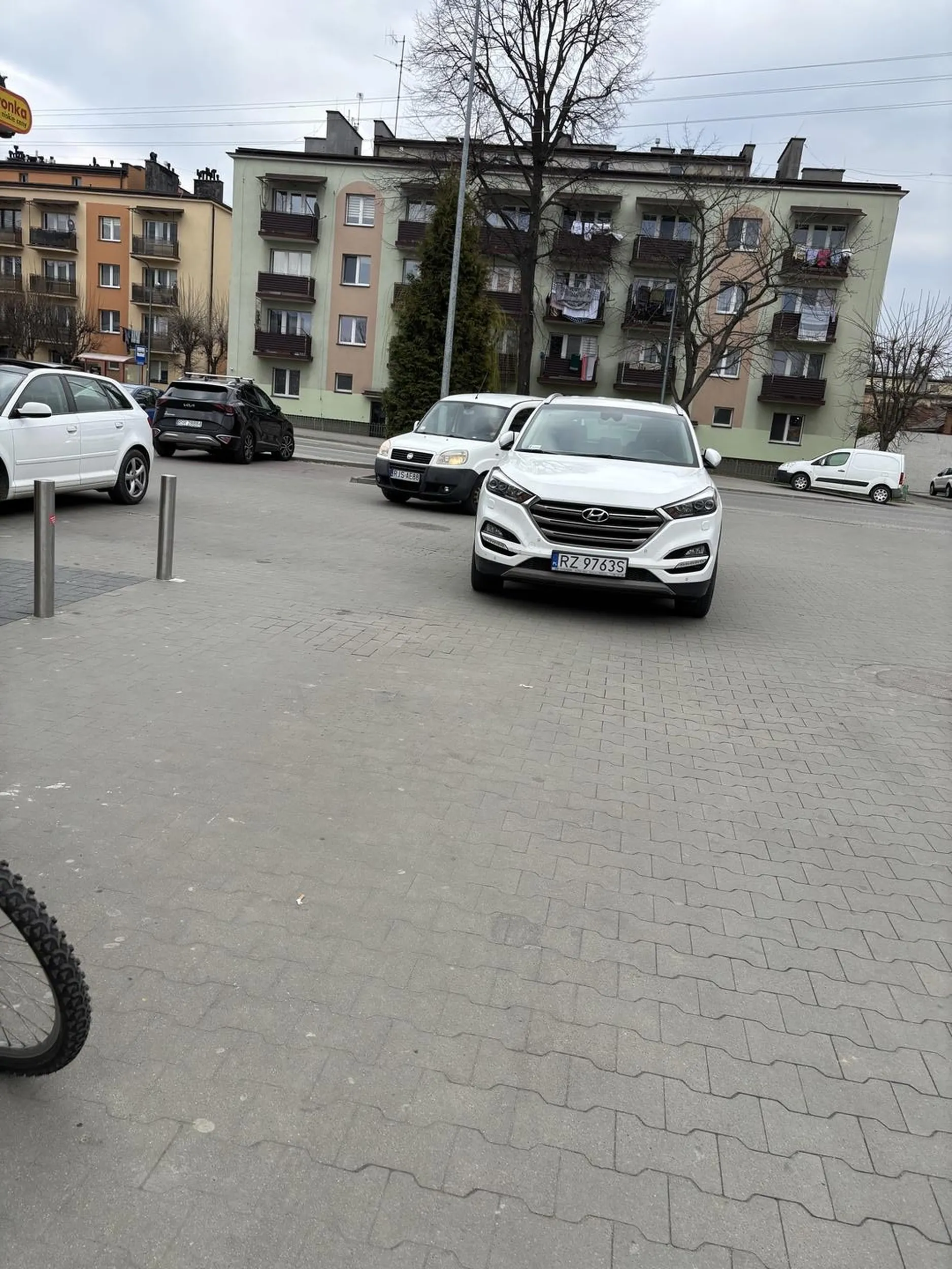 Naucz się parkować, bo prawko to chyba z chipsów wygrane