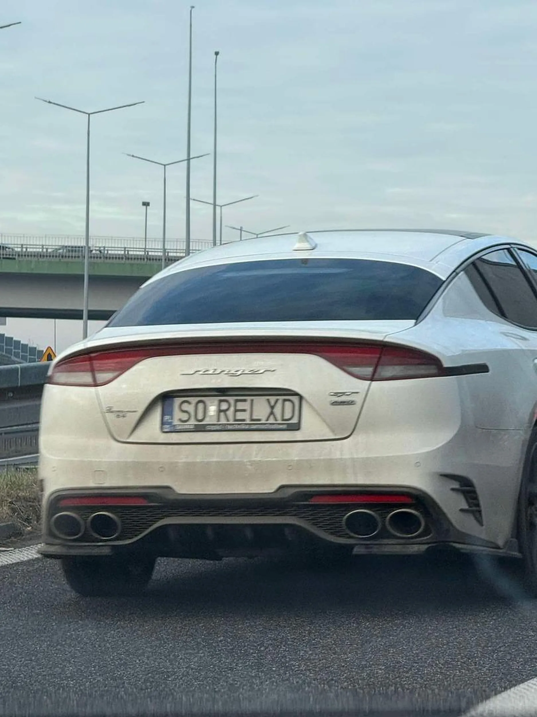 Super autko i super tablice :D