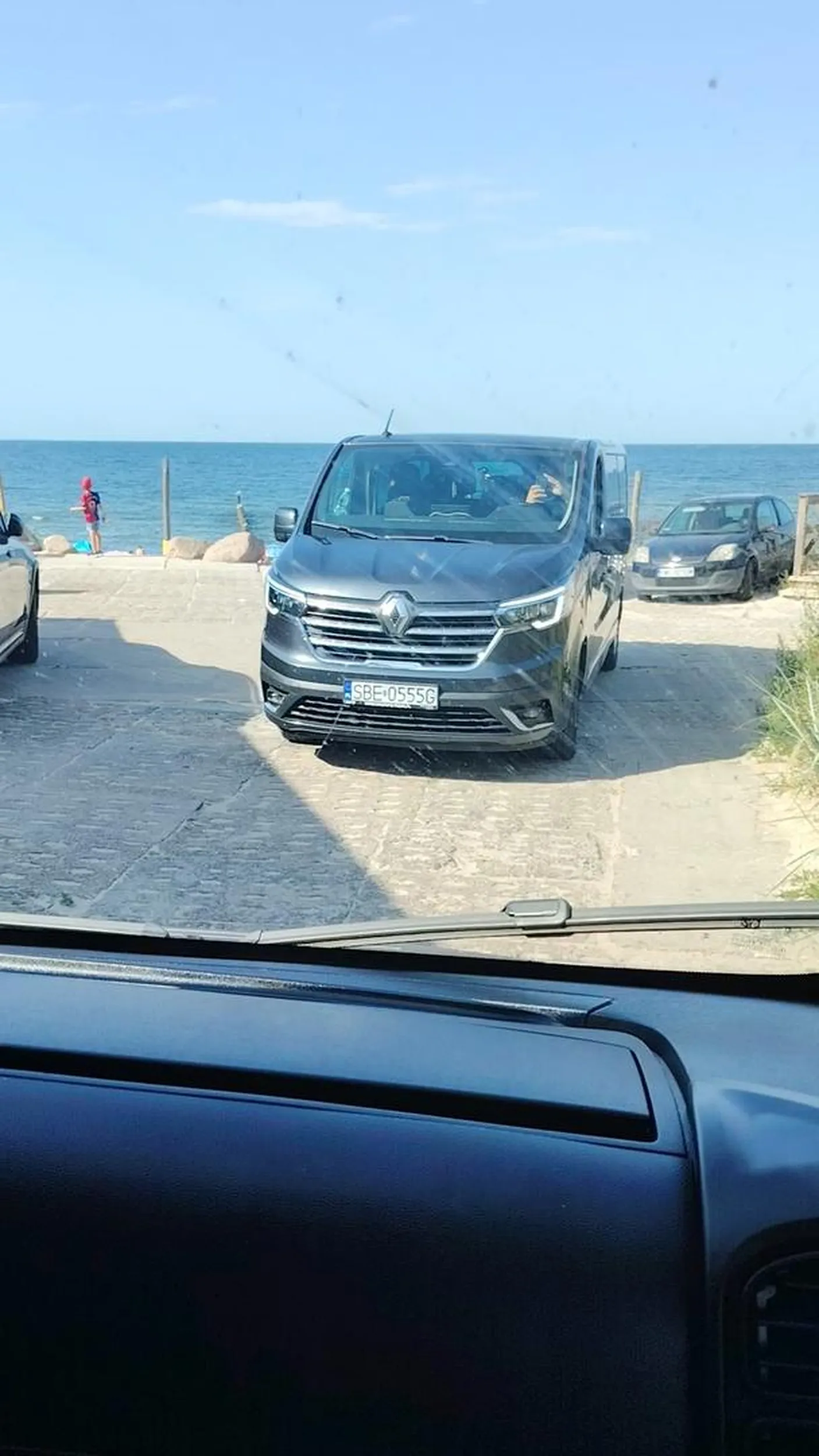 Wjeżdża pod zakaz i pokazuje kartę niepełnosprawności. Wydziera się że nie może wyjechać