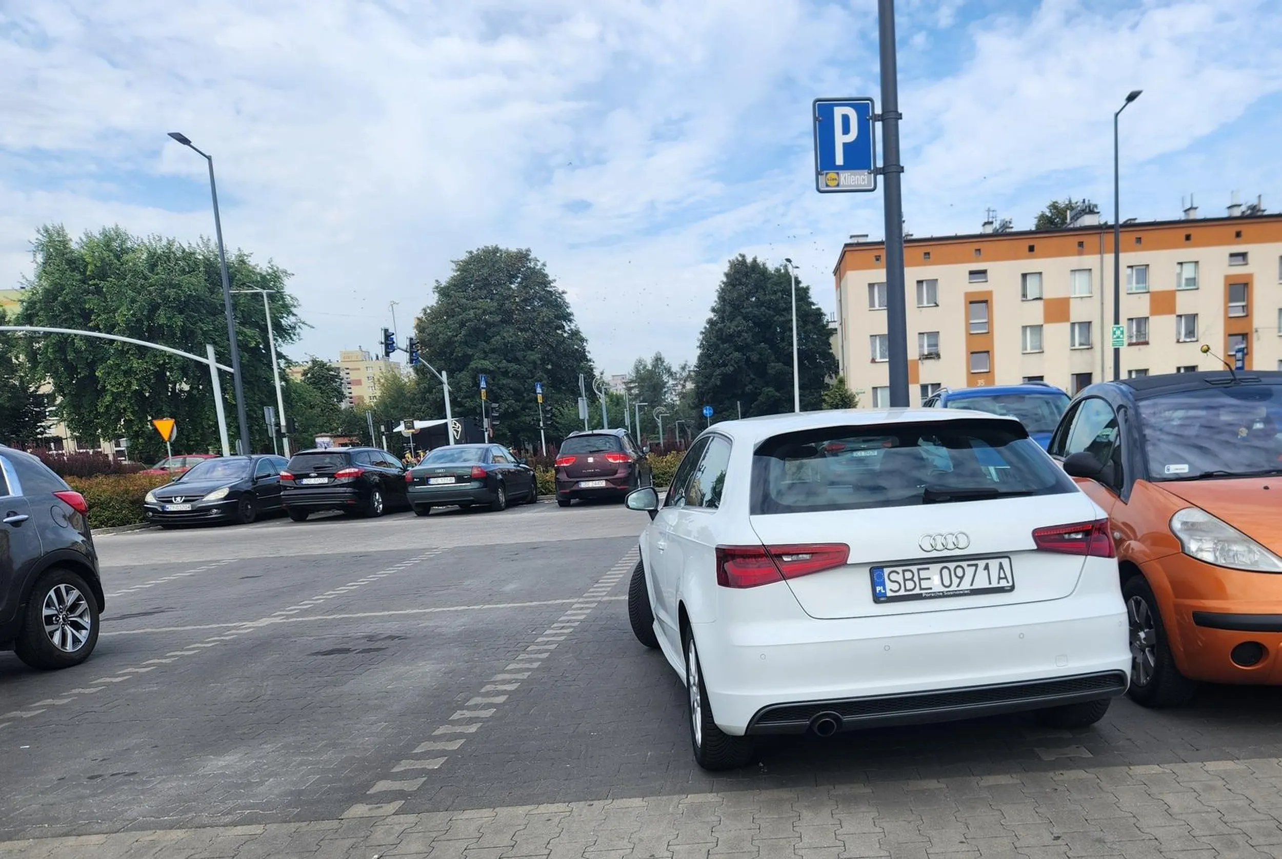 Parkowanie.. tu nie trzeba nic mówić. Parking pod Lidlem w czeladzi