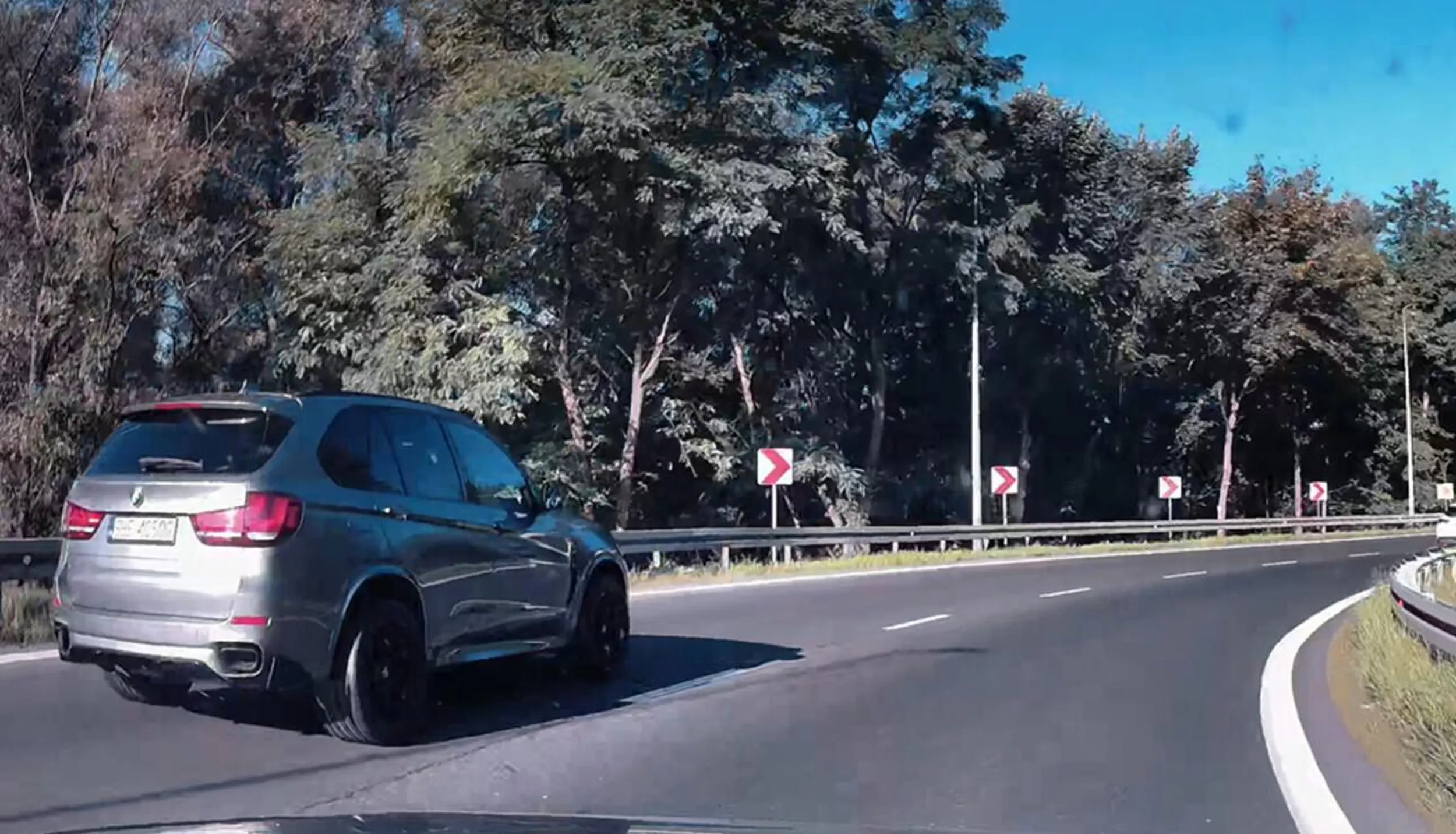 jak tak bardzo kochasz lewy pas, to kup sobie chociaż coś co potrafi skręcać