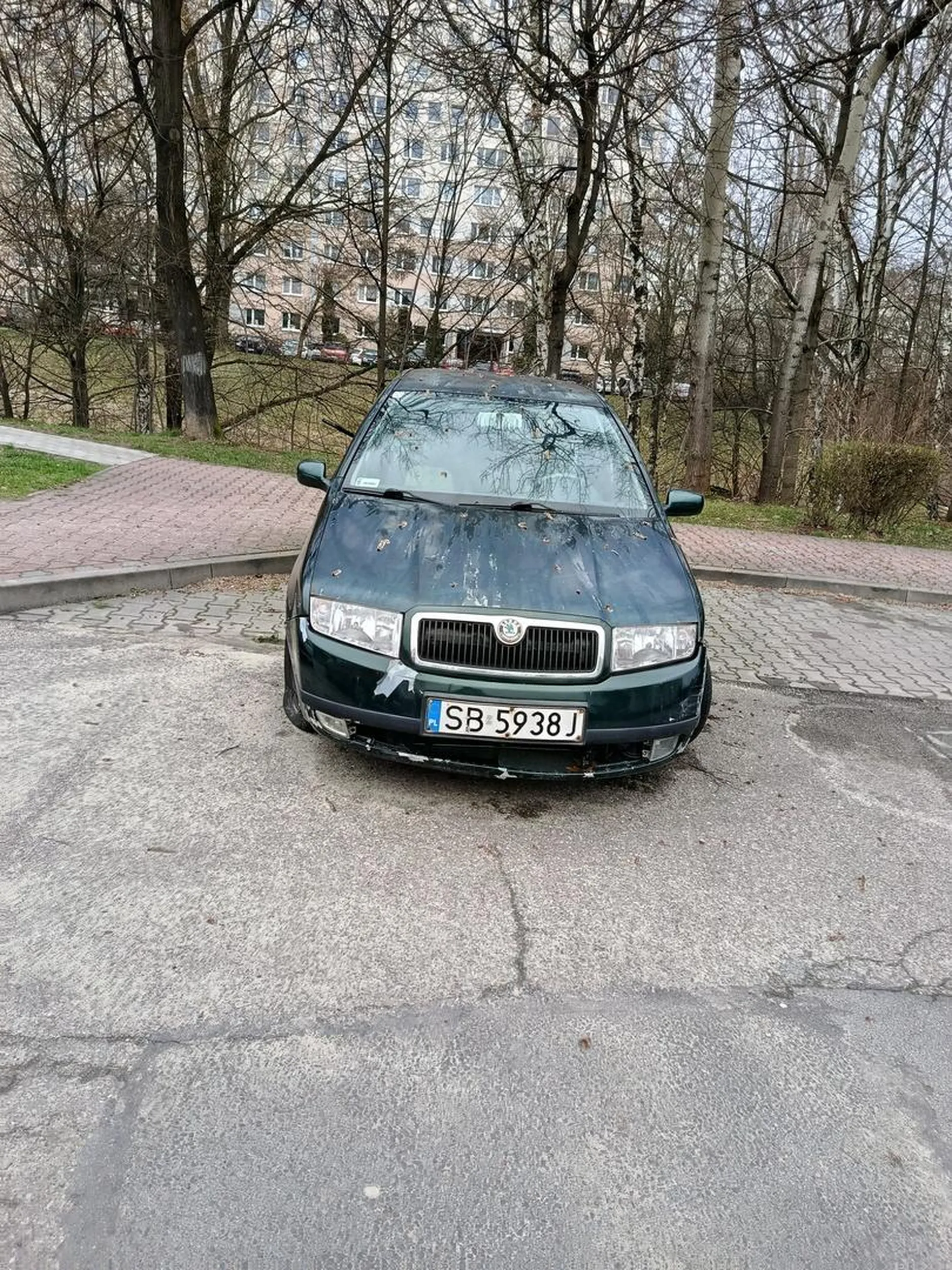 Piękna fabia. Szkoda że tak zaniedbana stoi w Jastrzębiu i niszczeje.