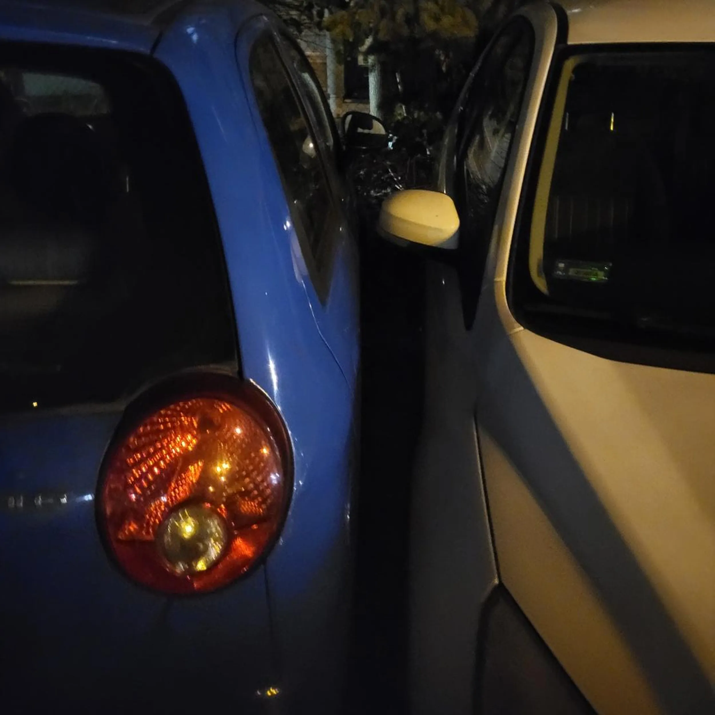 Szczyt idiotyzmu w bielsku pod CH sfera. Gdy po całym dniu pracy widzisz tak zastawione auto ;) mam nadzieję, że karma wróci