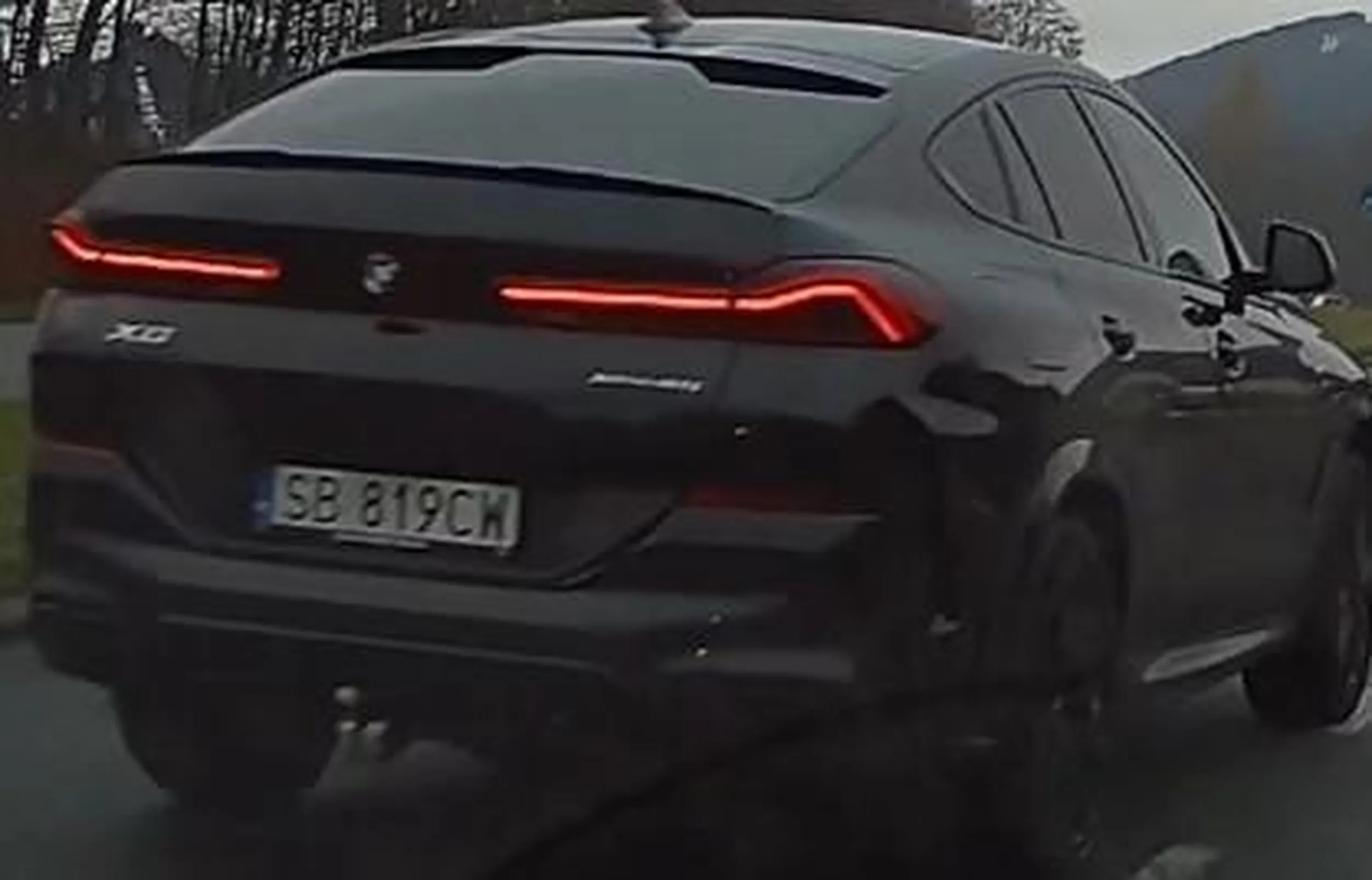 Naucz się jeździć ćwoku, na ograniczeniu 70  km/h jedzie się max 70 . Mam nadzieję, że długo nie pojeździsz.