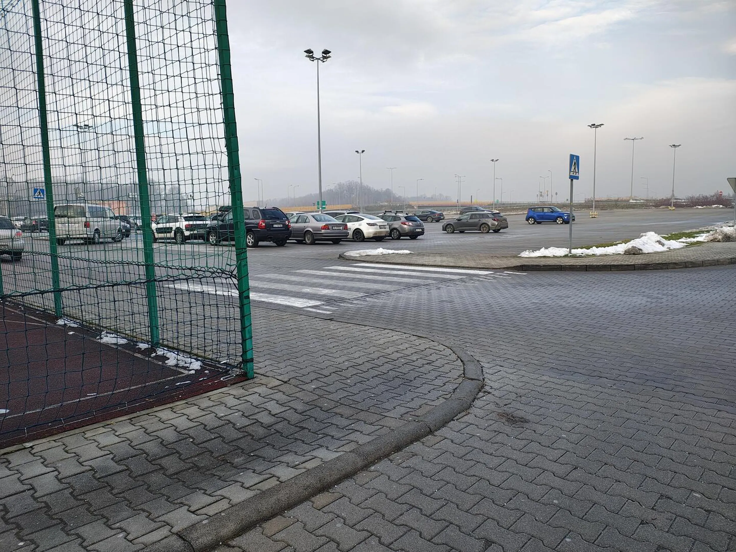 Przez takich kierowców nie przyjmuję do wiadomości, że nie da się legalnie parkować, bo nIE mA mIeJsC pARkInGgOwYcH