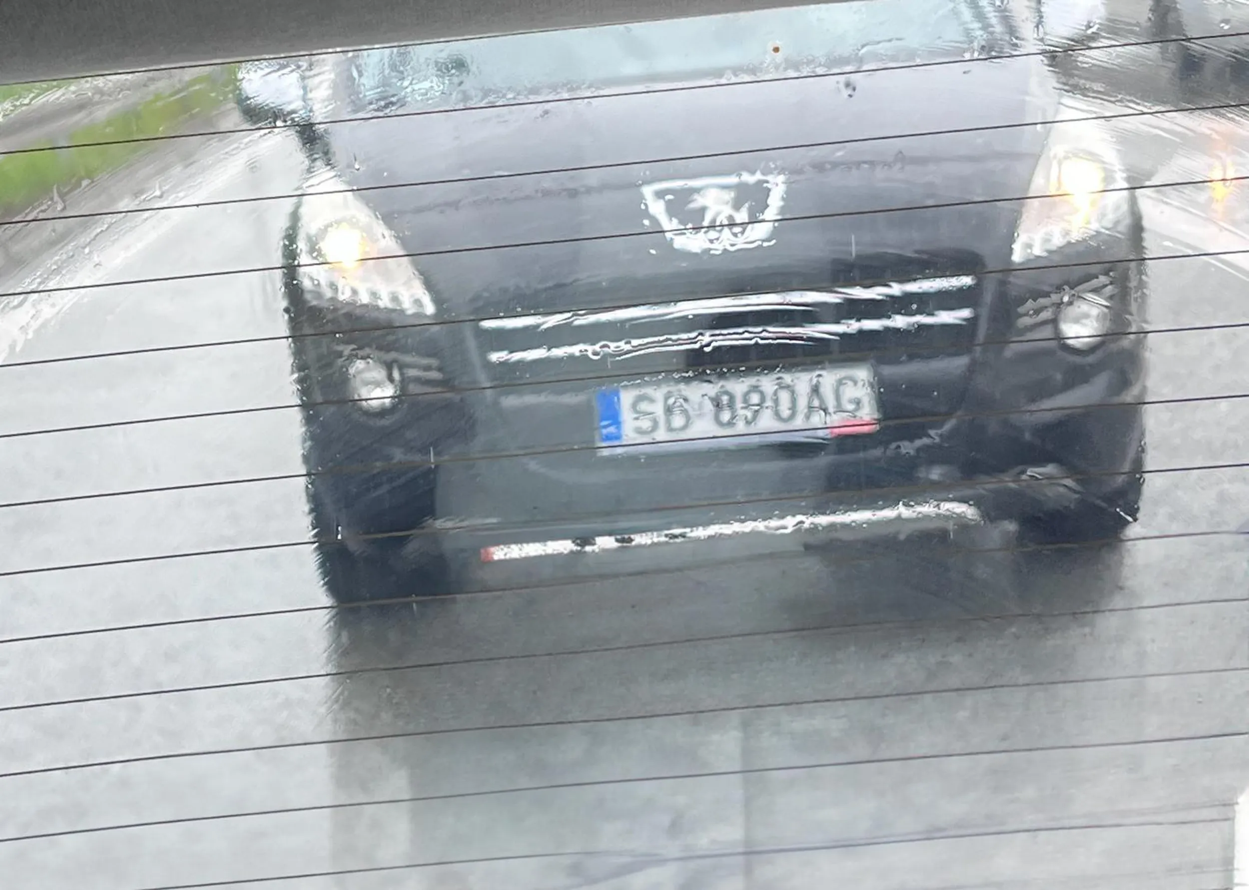 Pan probowal wymusic ubezpieczenie, uwaga