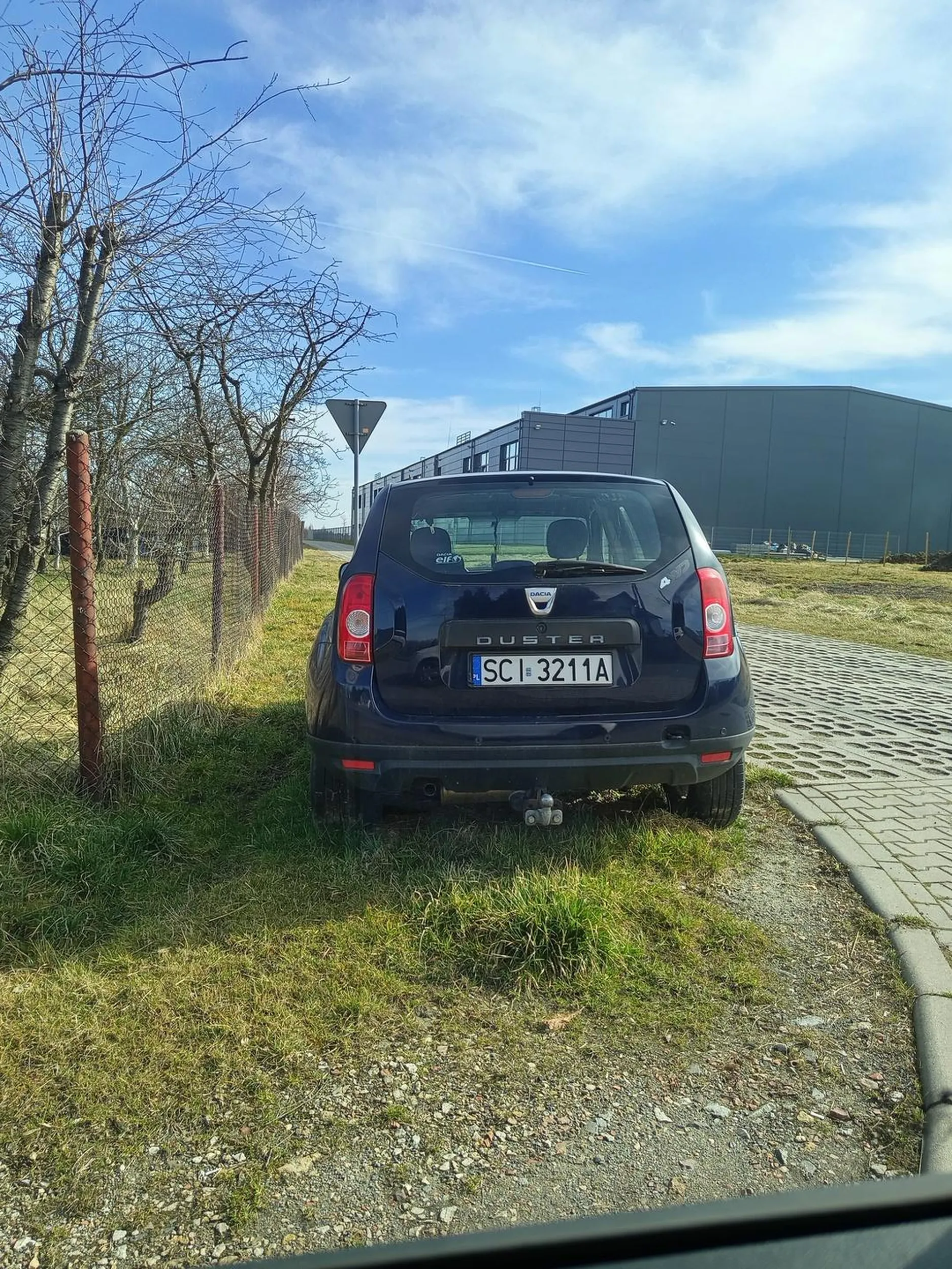 Zna ktoś właściciela ? Prawdopodobnie ktoś porzucił tą dacie.