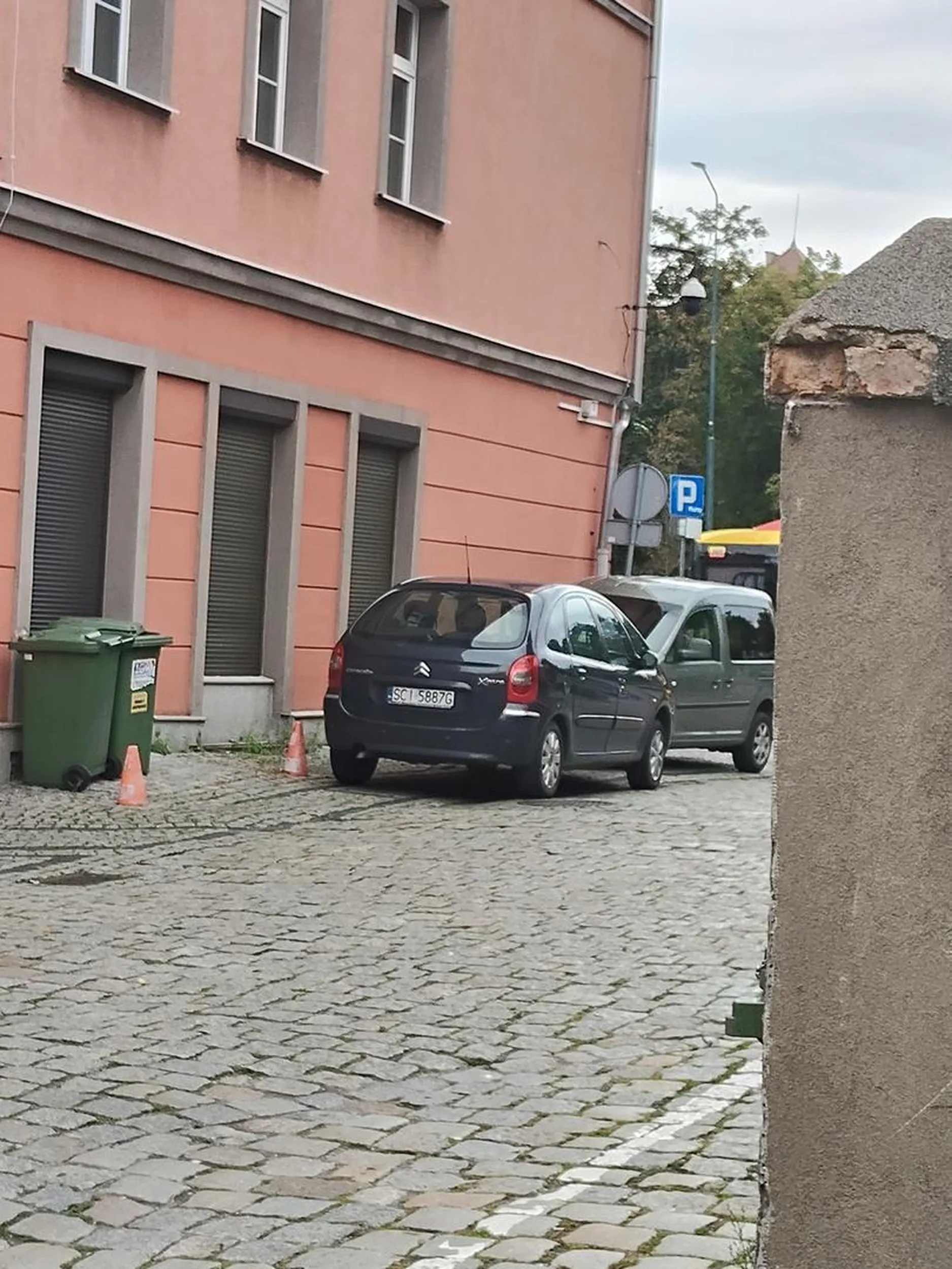 BOJOWNIK zawsze czeka na przepal, kierowca upala tę machinę, francuski dyliżans rozpusty na terytorium dolnego Śląska, nie polecam podejmować wyzwania, nikt nie ma szans z bojownikiem, UWAGA!!! KIEROWCA GRYZIE! Nie polecam