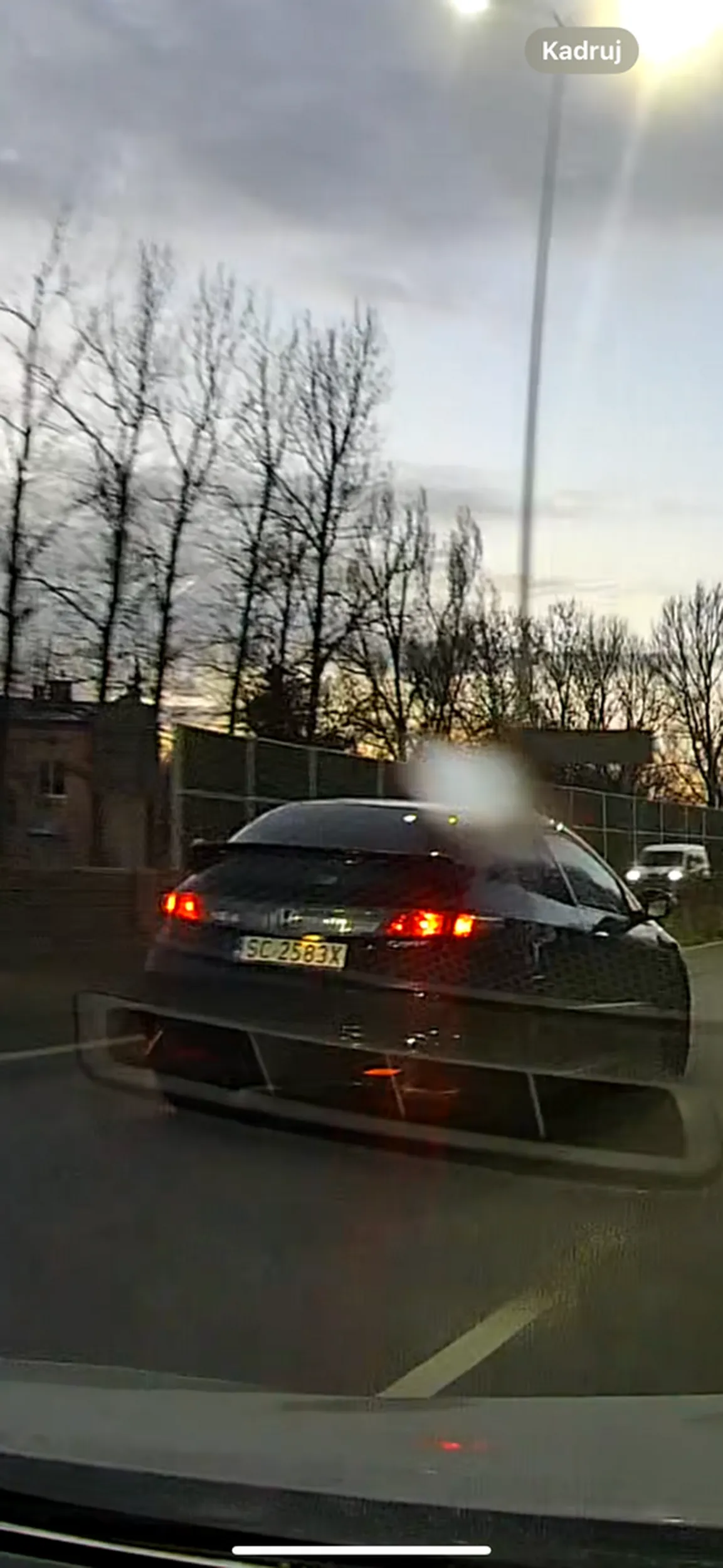 Bardzo ładny masz uśmiech, poprawiłaś mi humor z rana pędząc wspólnie po gierkówce. Odezwij sie @pawulon1a - Biale Renault Laguna Coupe