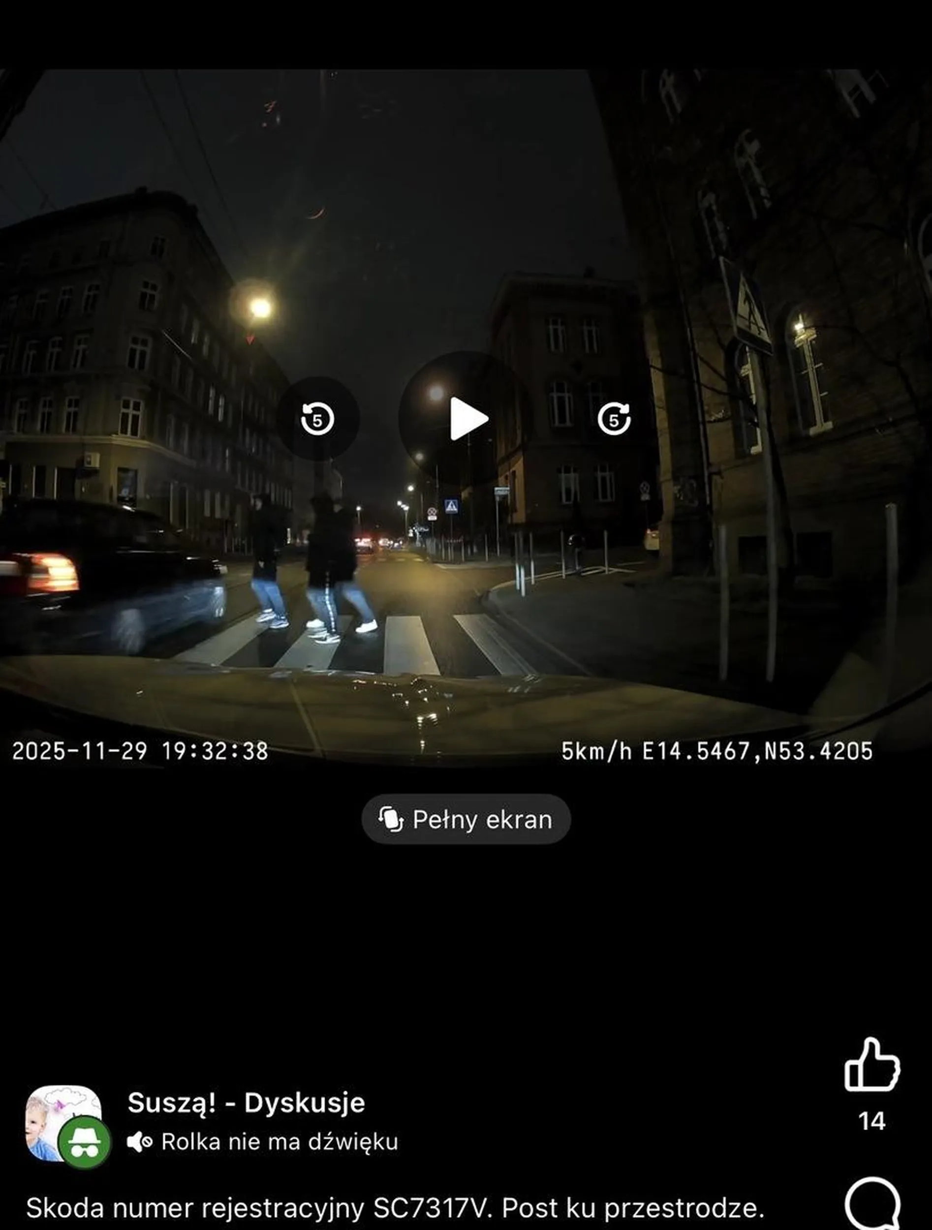 Uwaga na tego idiote prawie rozjechał ludzi w Szczecinie na pasach