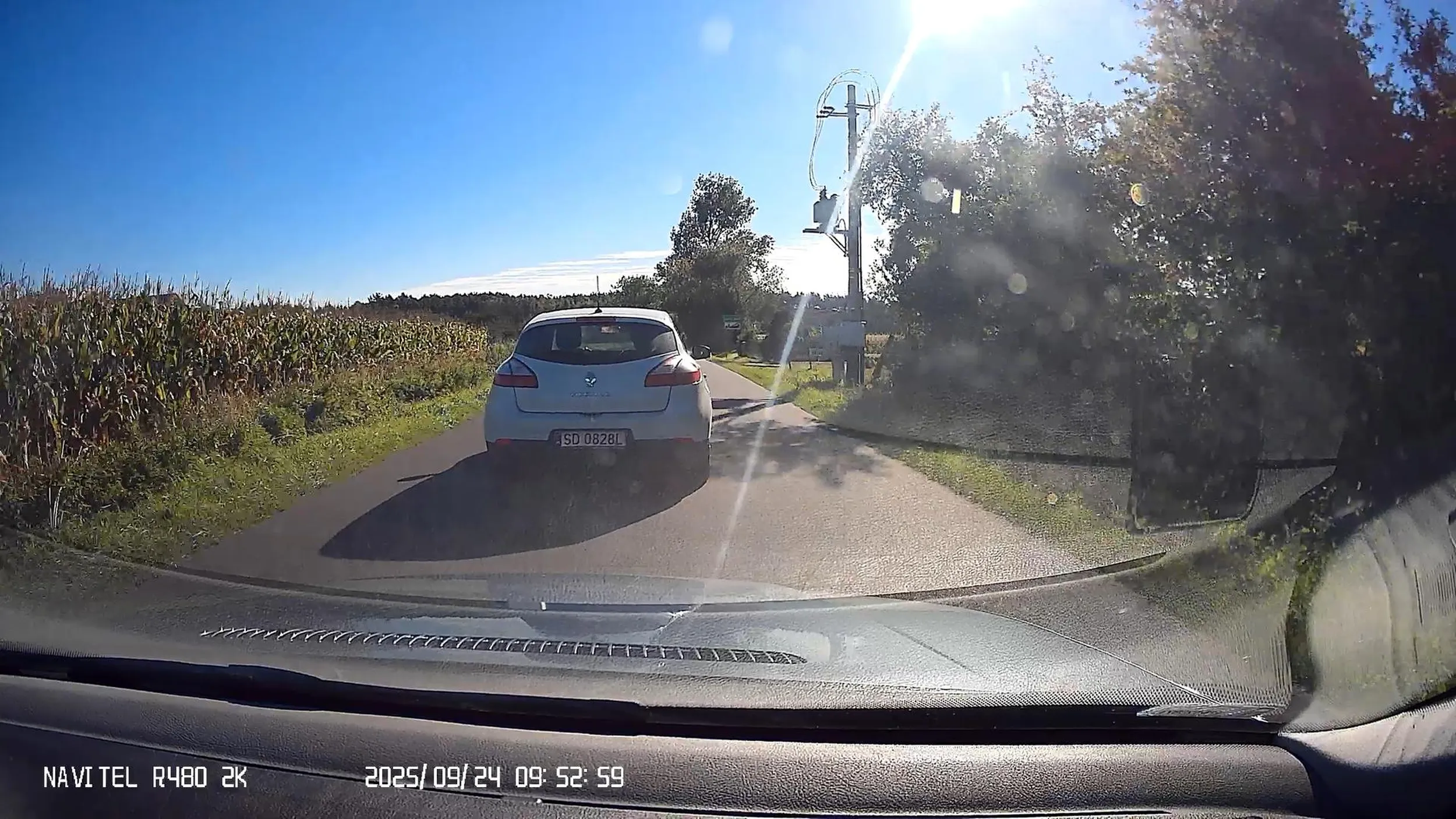 Starsze pokolenie powinno mieć ponowne egzaminy. Zajeżdżanie drogi, spowalnianie ruchu.