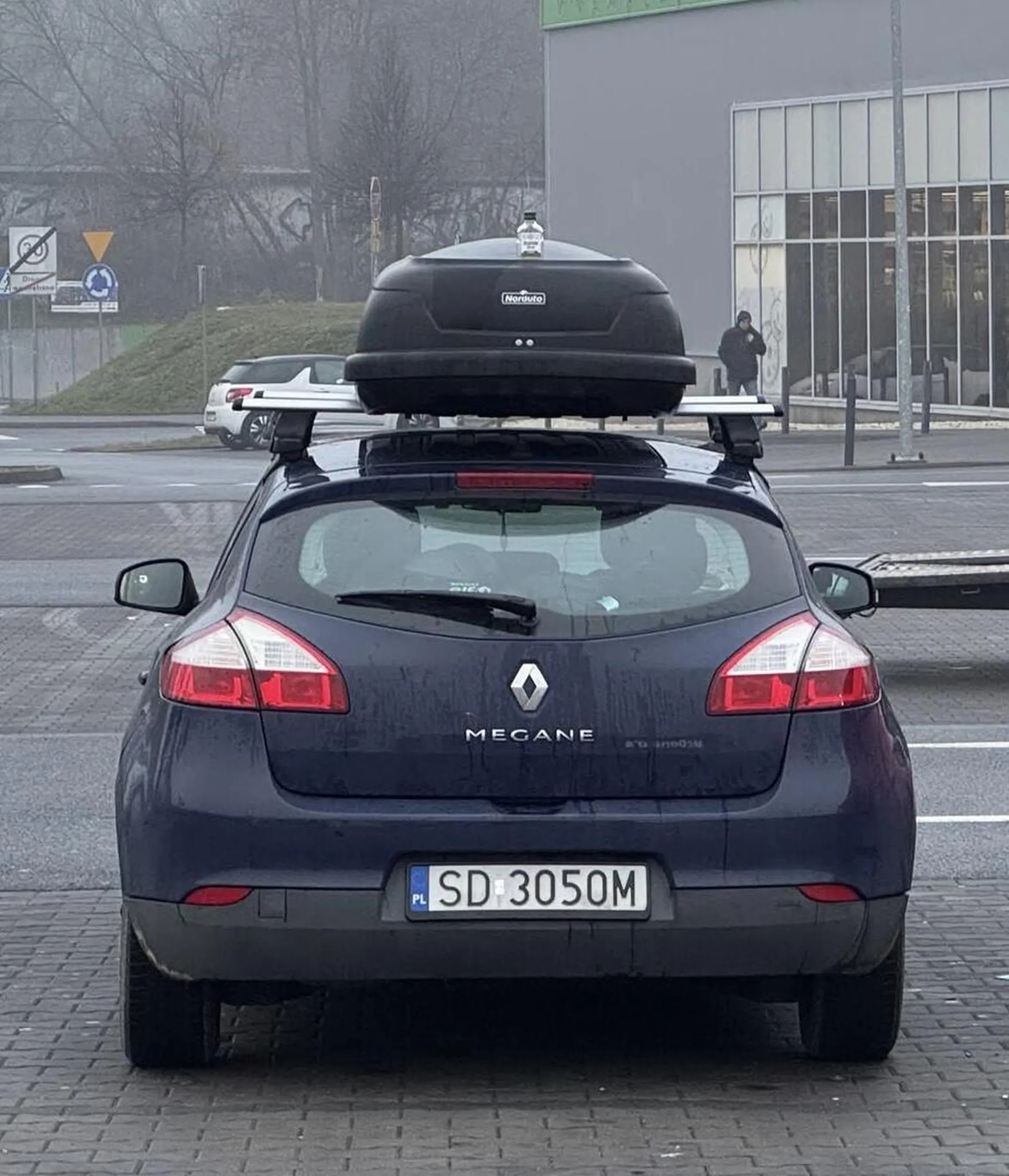 Witam kierowca jeździ pod wpływem alkoholu nie polecam