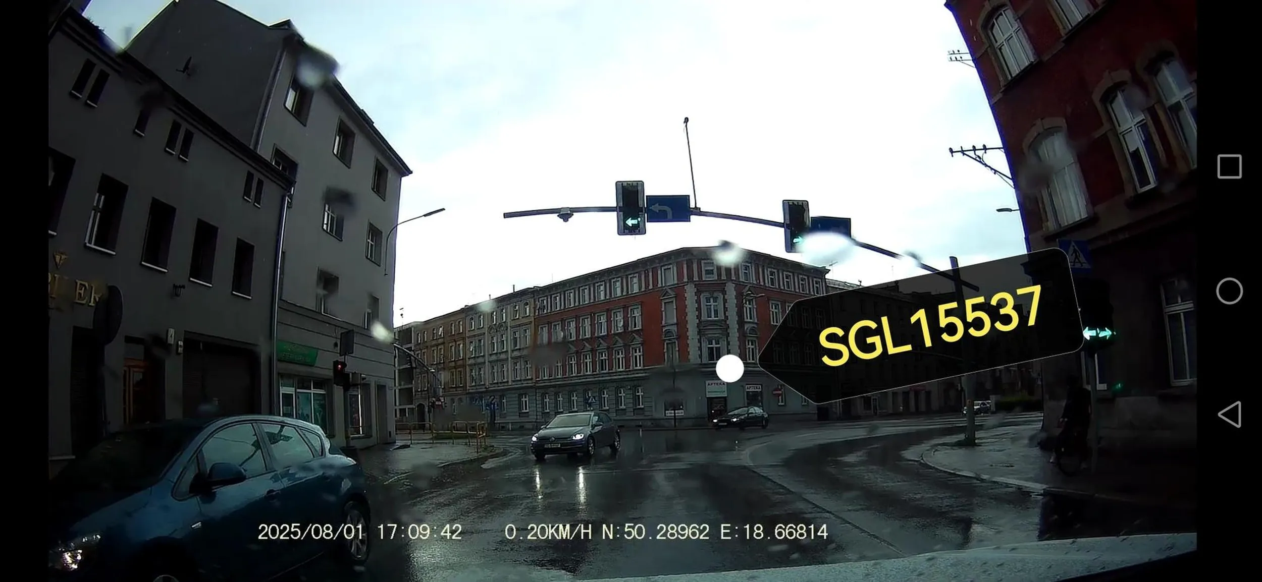 Wjechał na bardzo, bardzo późnym zielonym? Że aż czerwonym?