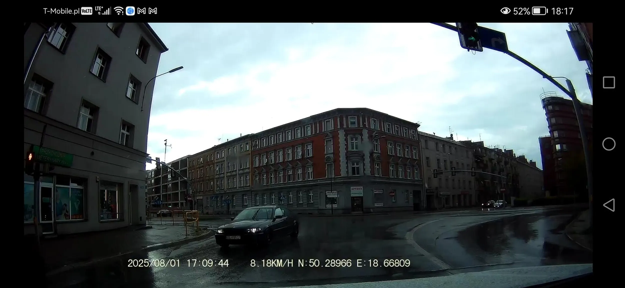 Wjechał na bardzo, bardzo późnym zielonym? Że aż czerwonym?